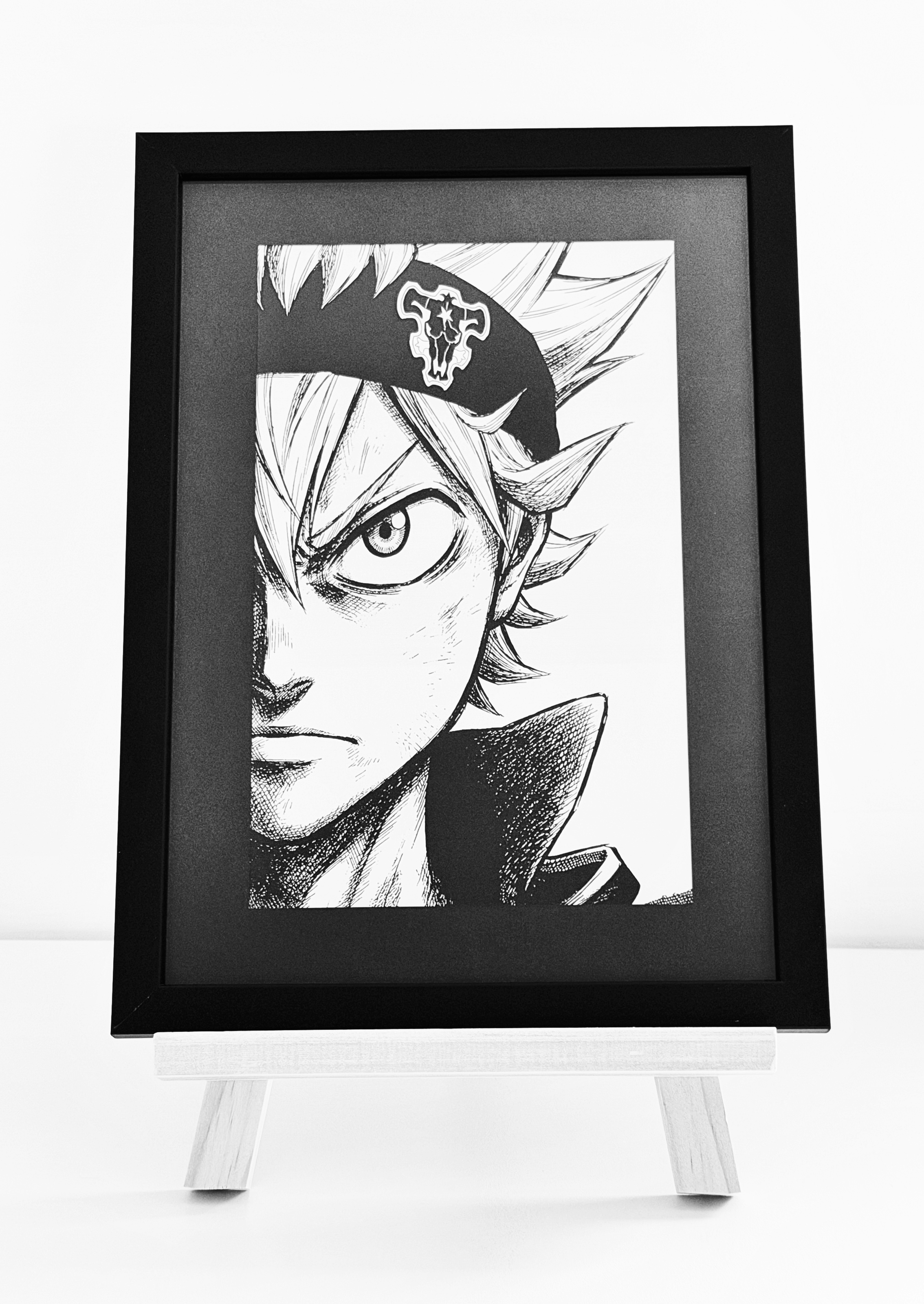 Asta Black Clover - Quadro inciso su alluminio con cornice