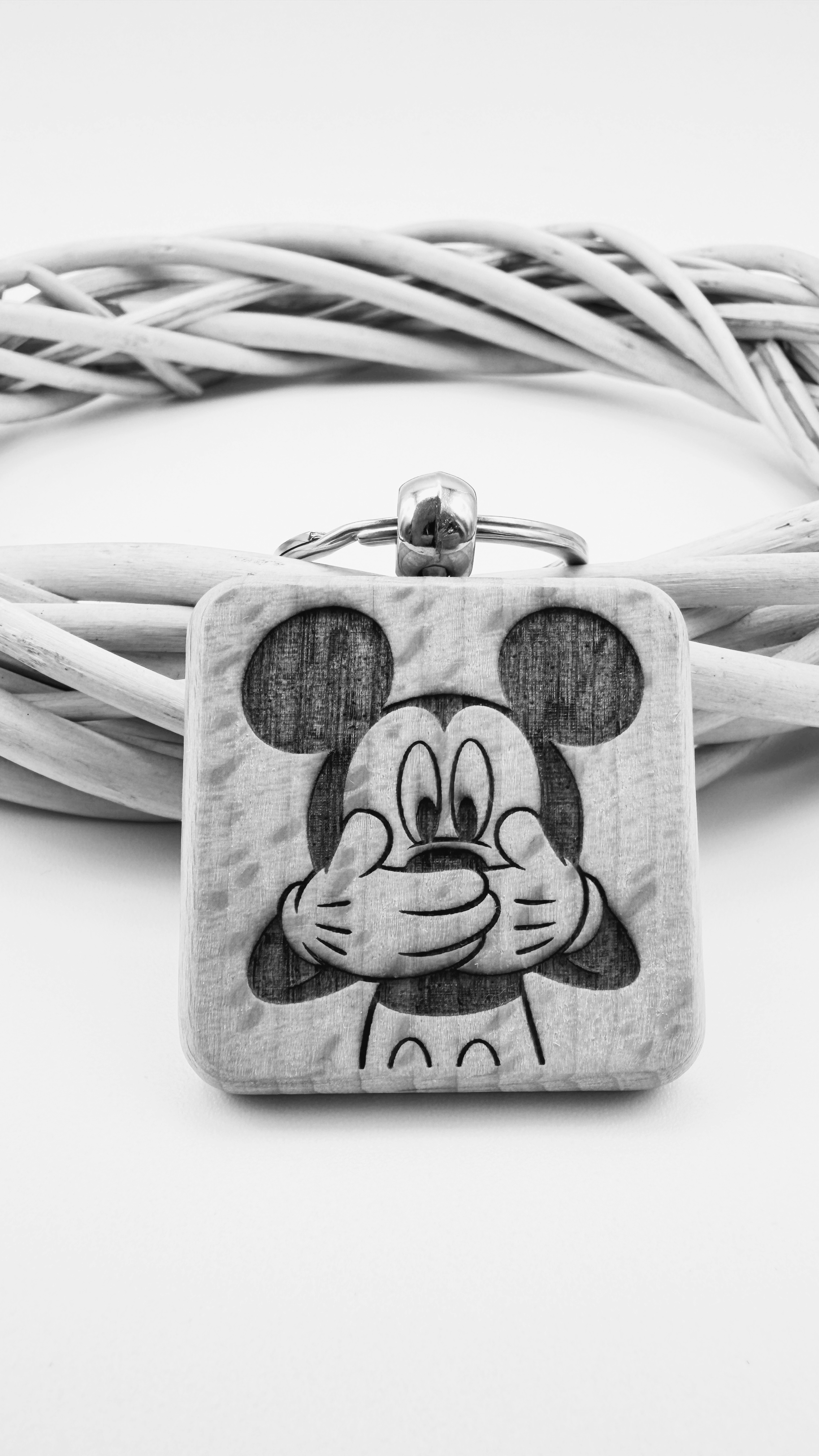 Topolino - Portachiavi in legno inciso 