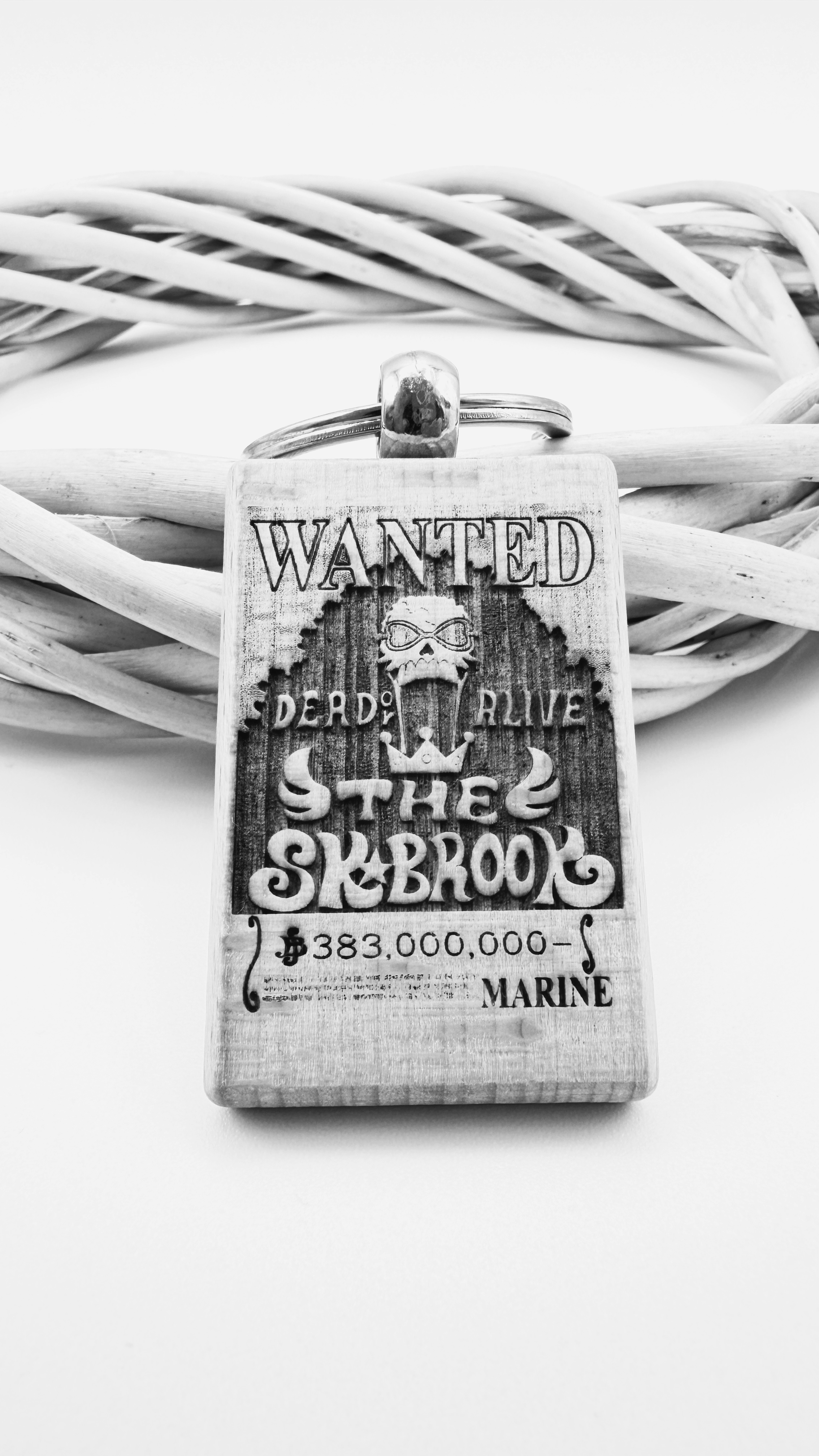 Brook Wanted - Portachiavi in legno inciso 