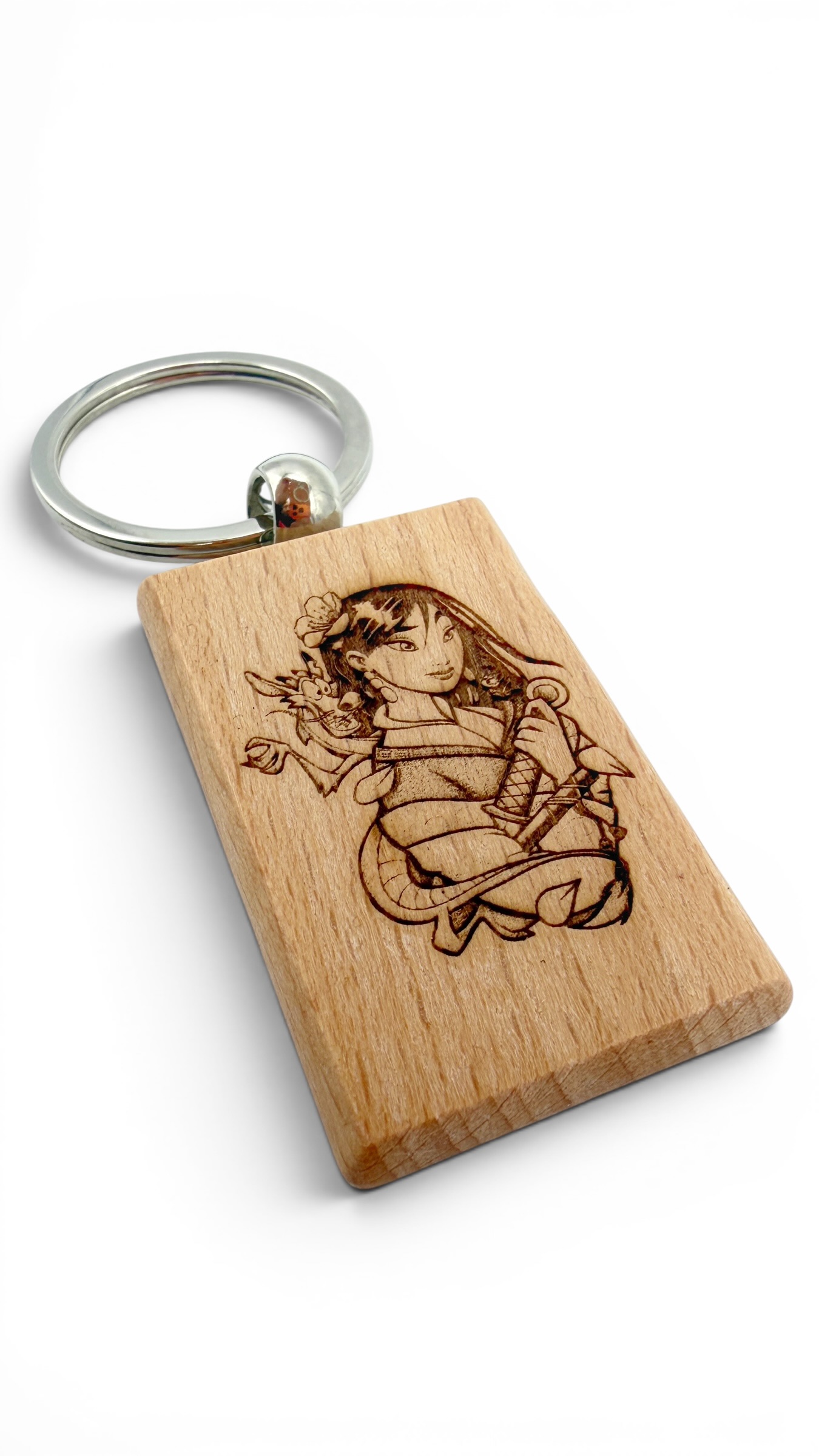 Mulan - Portachiavi in legno inciso 