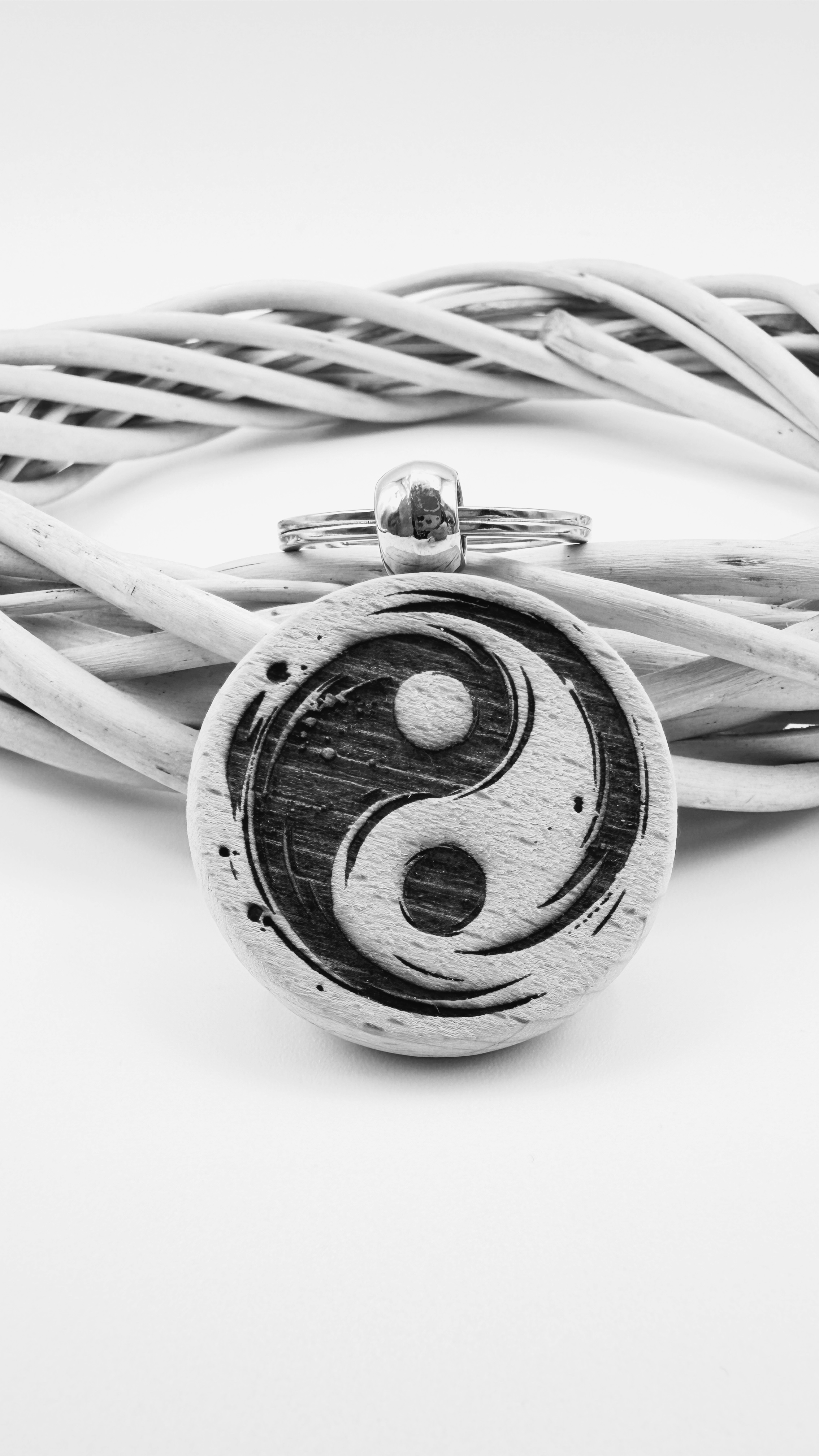 Yin e Yang - Portachiavi in legno inciso 
