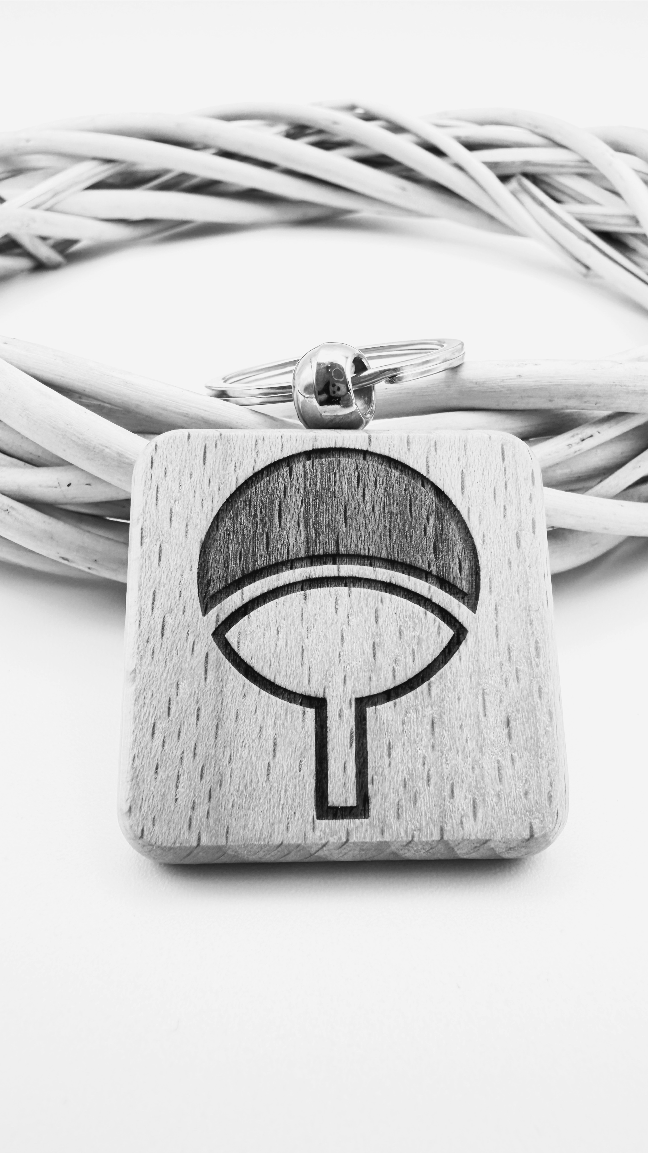 Clan Uchiha Naruto - Portachiavi in legno inciso 