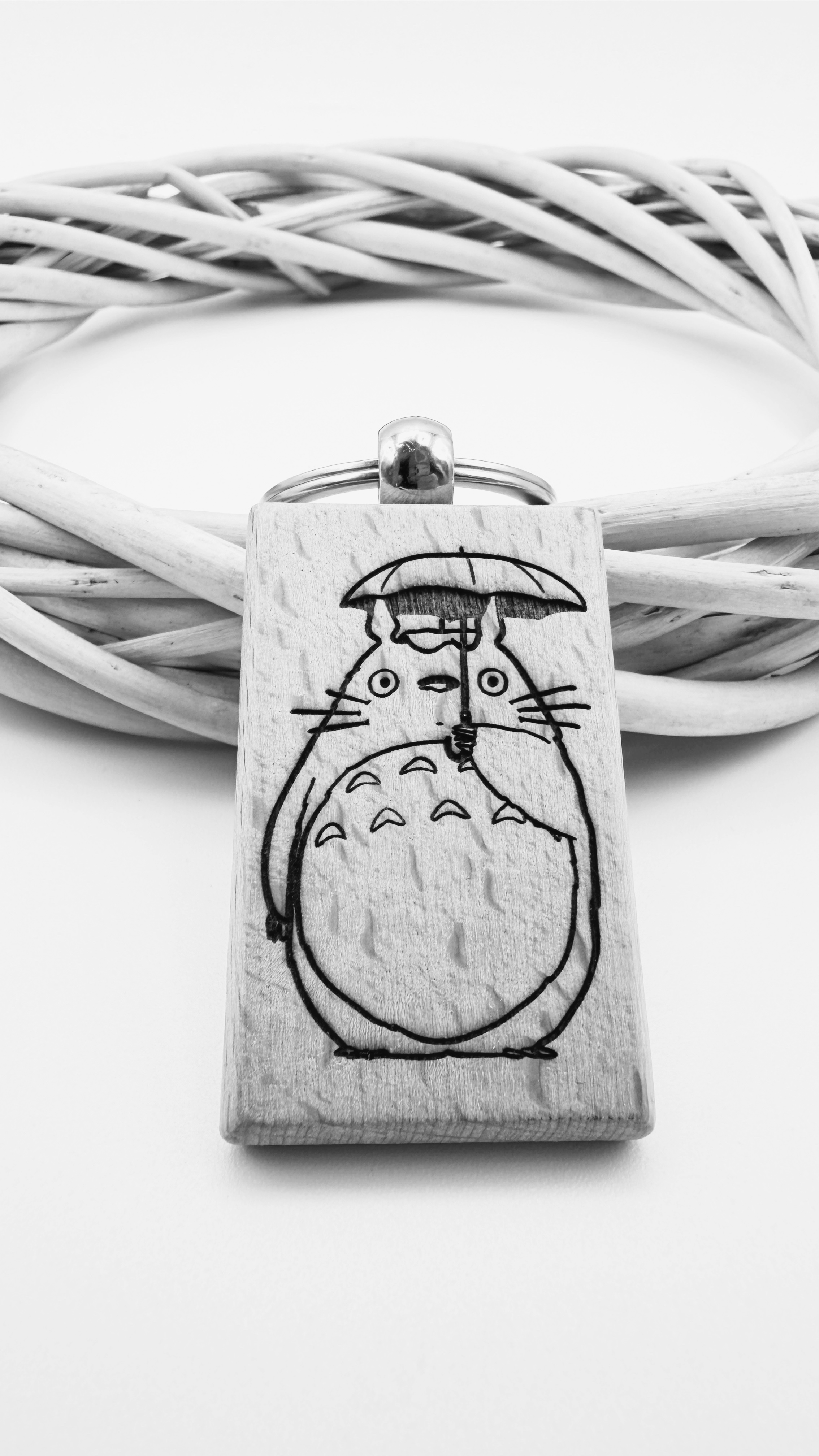 Totoro - Portachiavi in legno inciso 