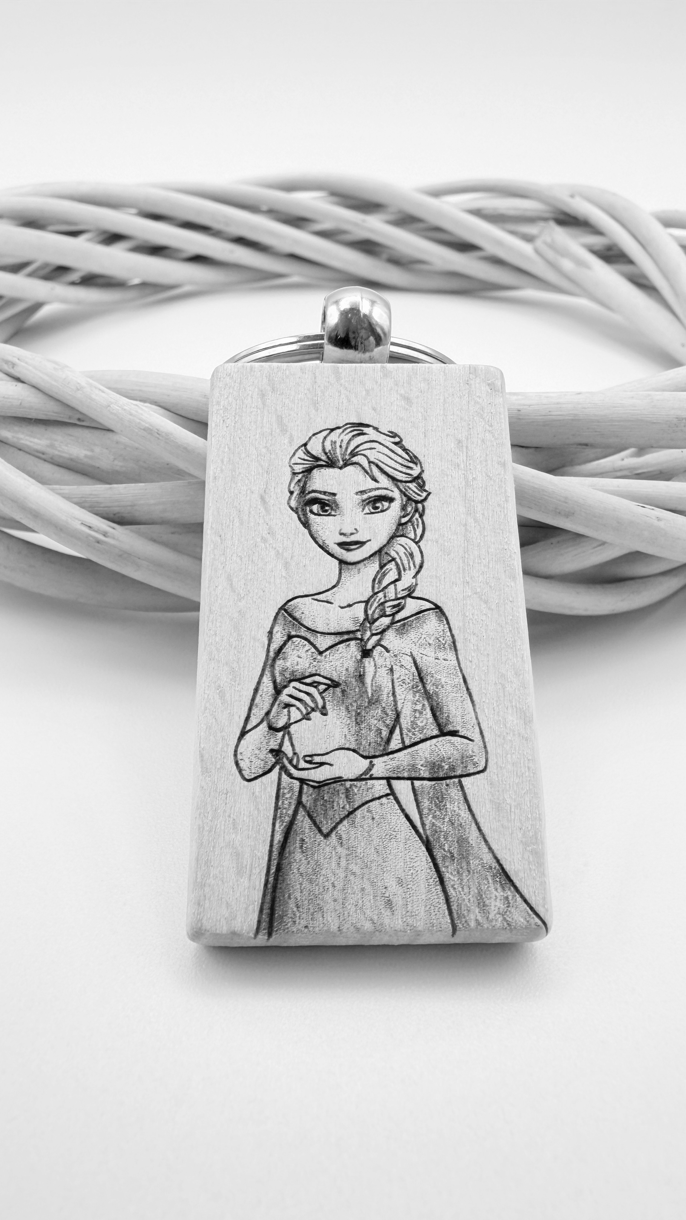 Elsa Frozen - Portachiavi in legno inciso