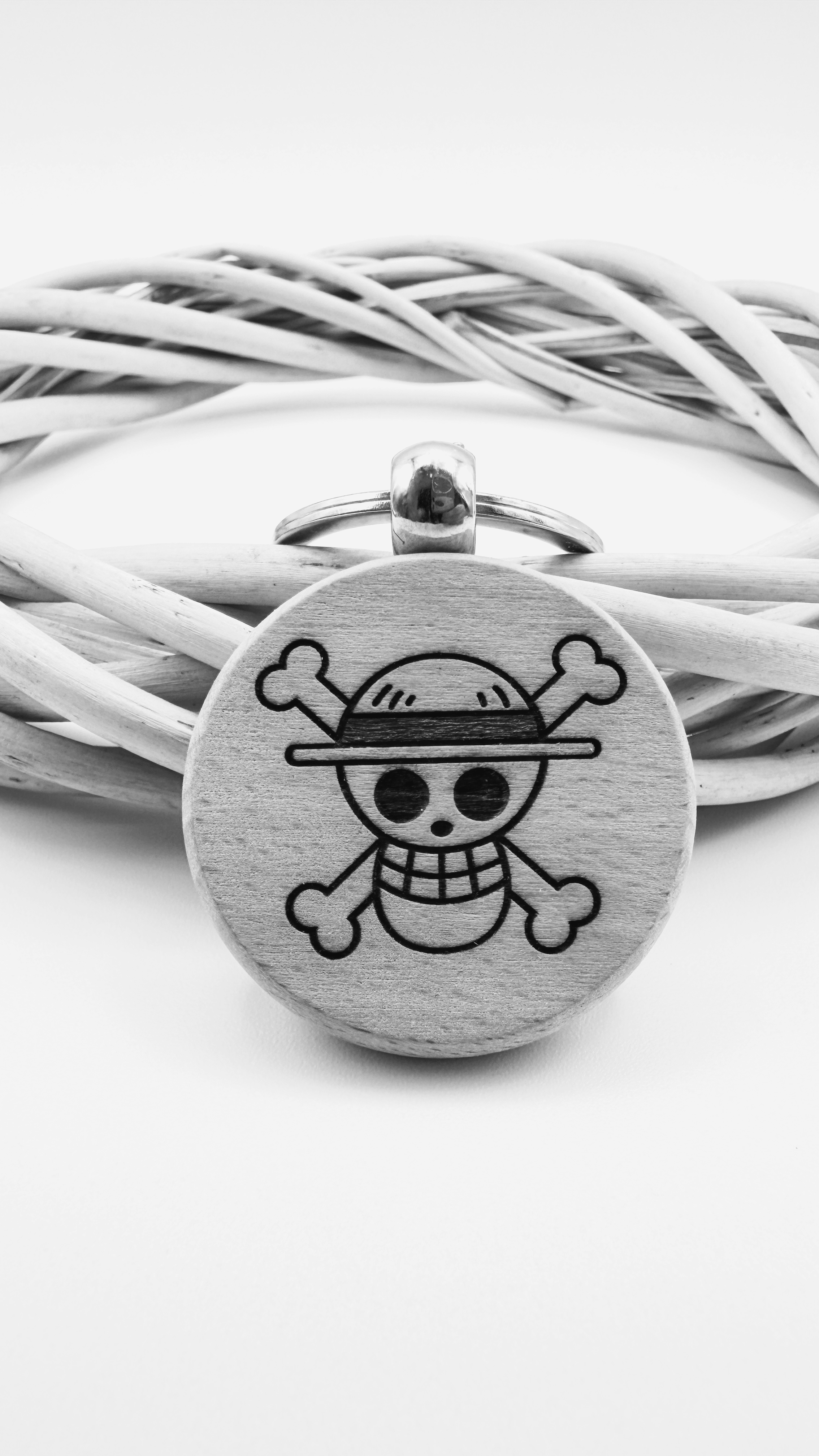 Jolly Roger Luffy One Piece - Portachiavi in legno inciso 