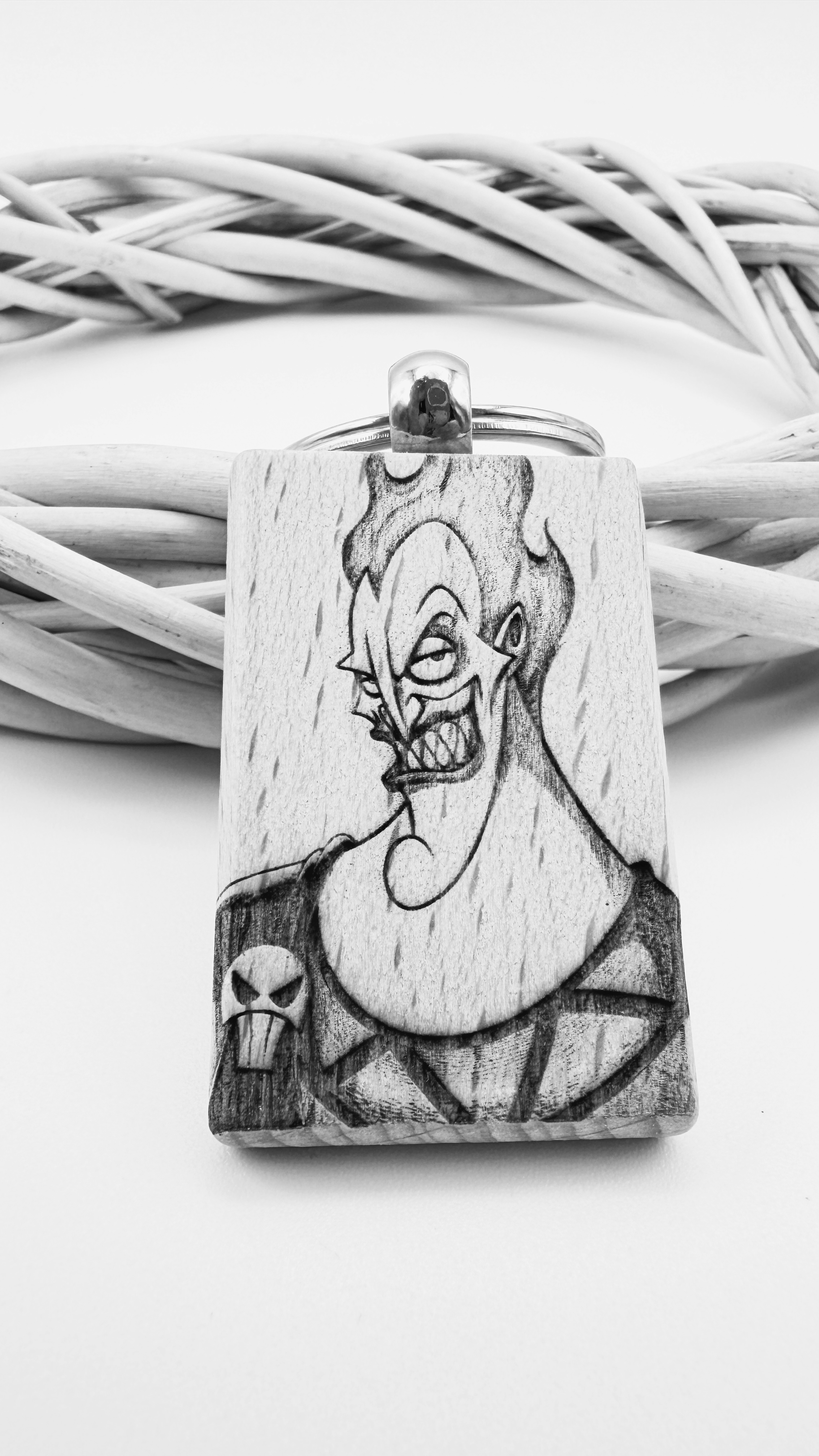 Ade Aladin - Portachiavi in legno inciso 