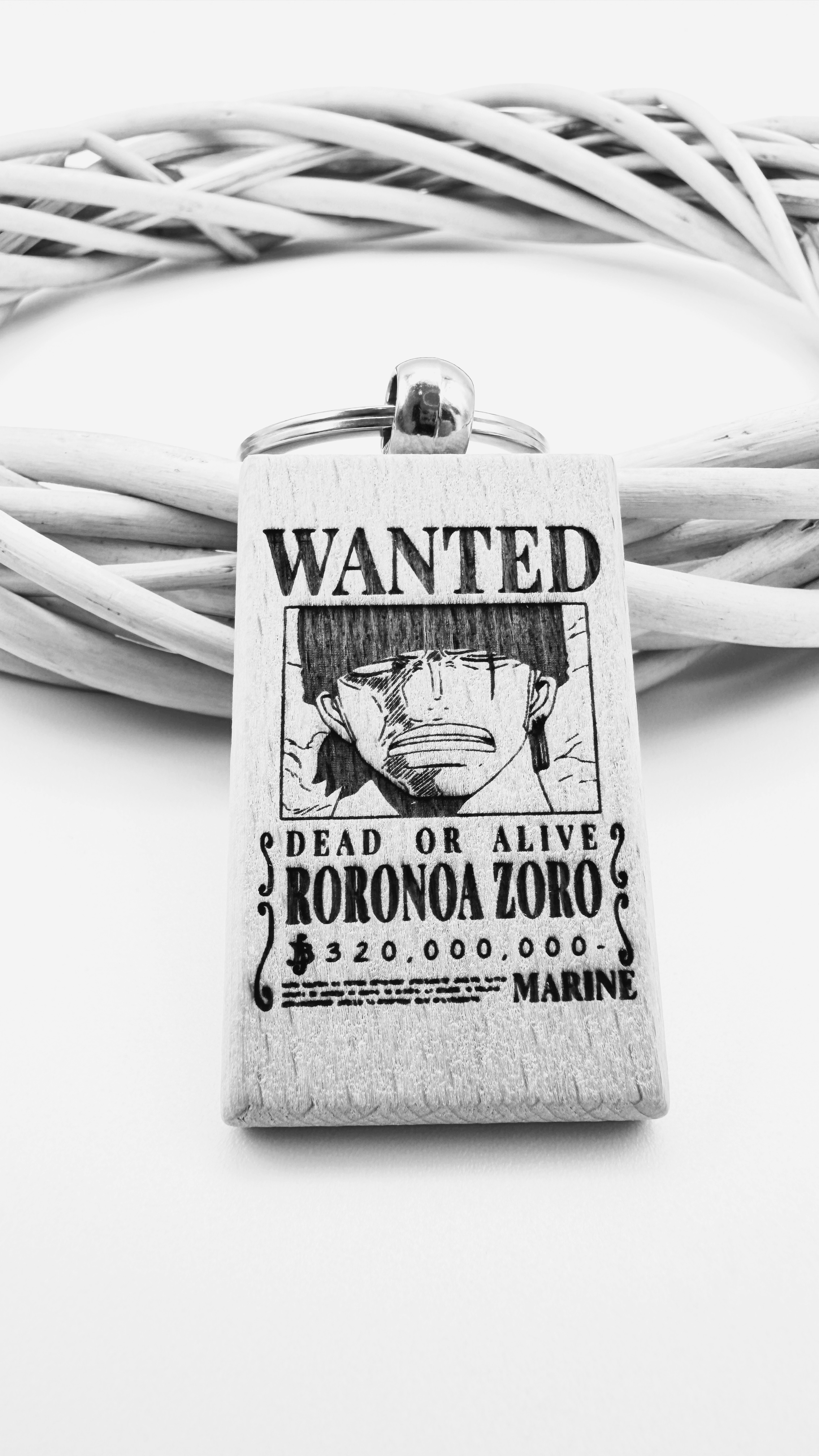Zoro Wanted - Portachiavi in legno inciso 