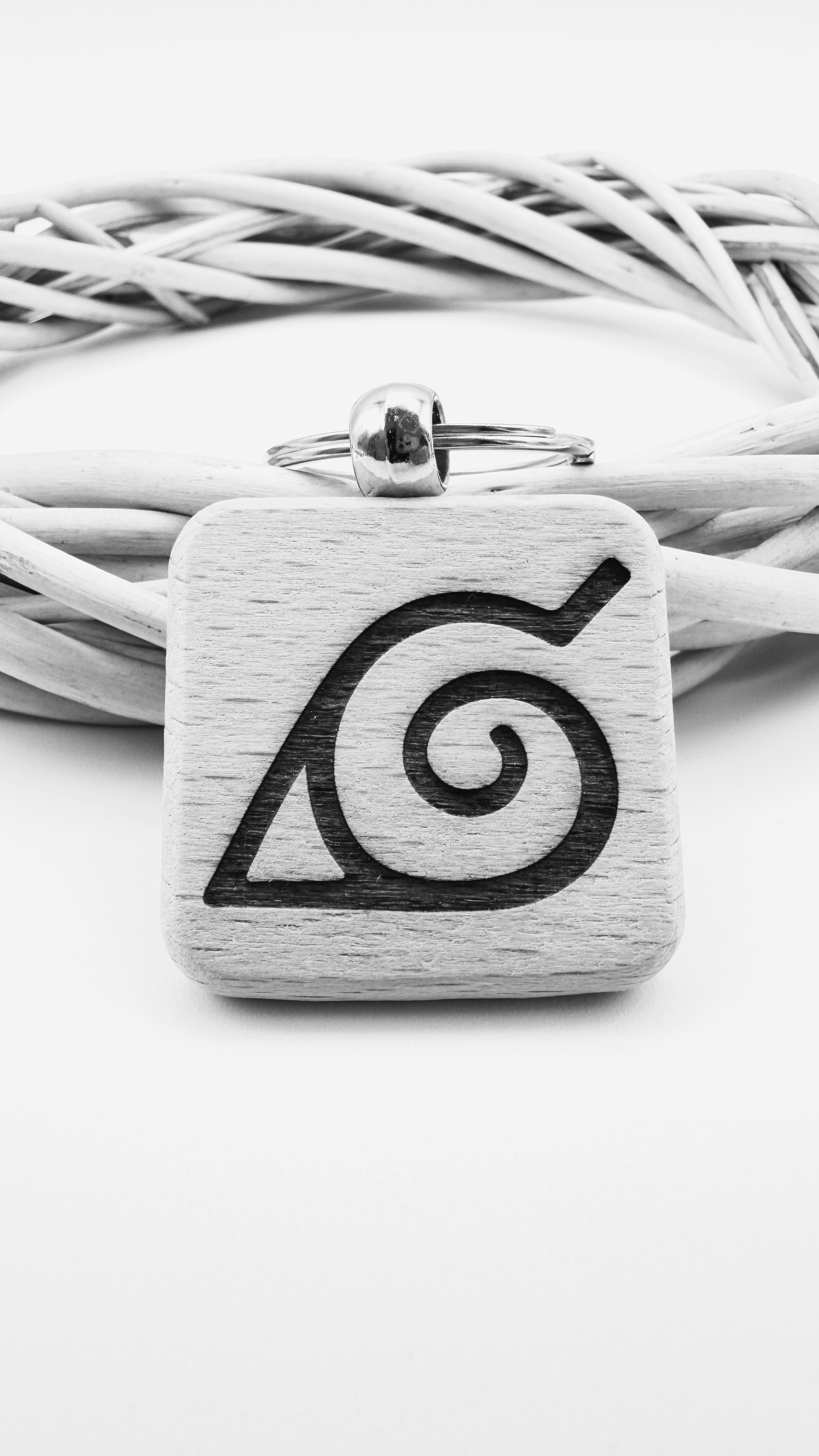 Foglia Naruto - Portachiavi in legno inciso 