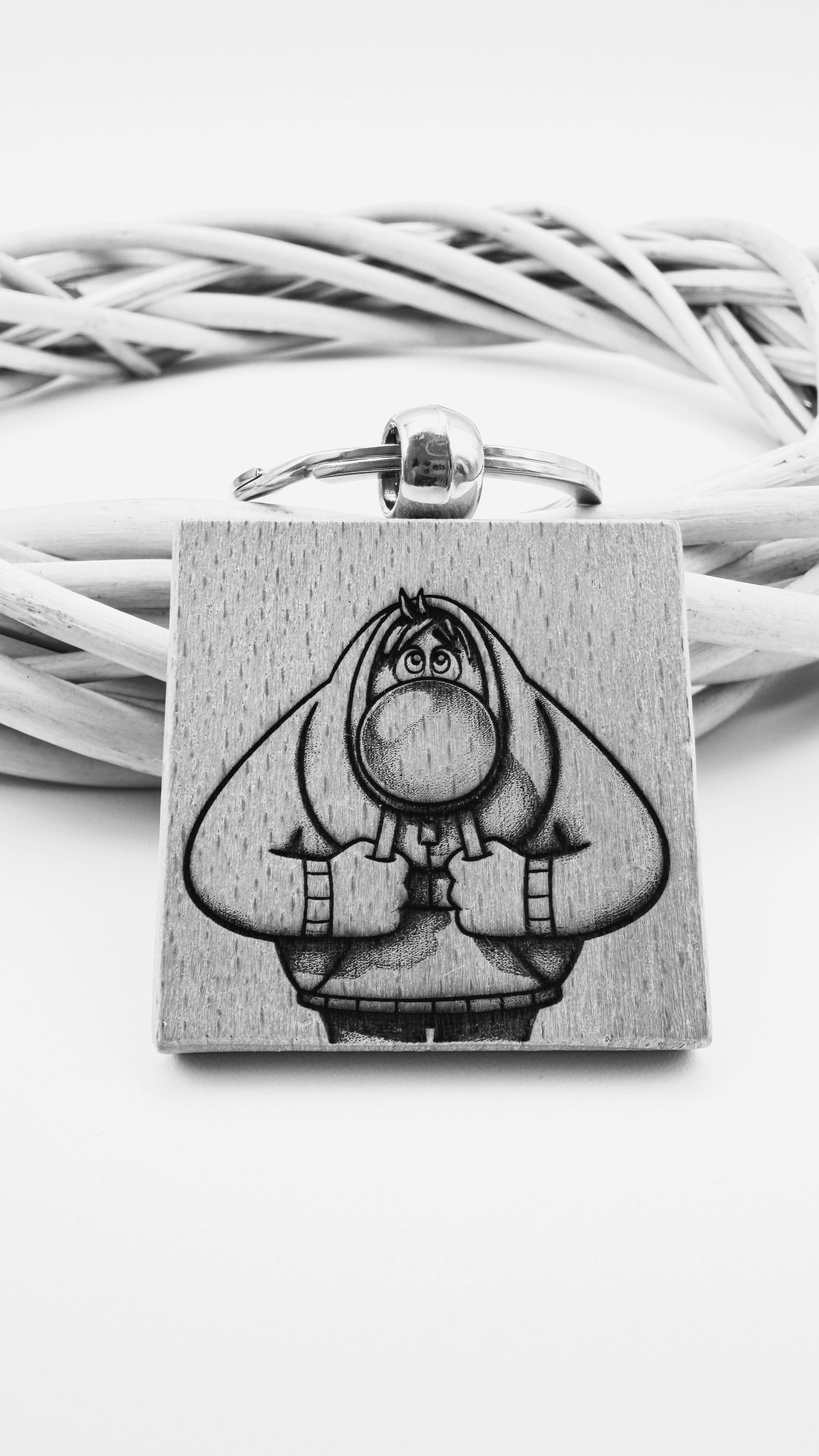 Timidezza Inside out - Portachiavi in legno inciso 
