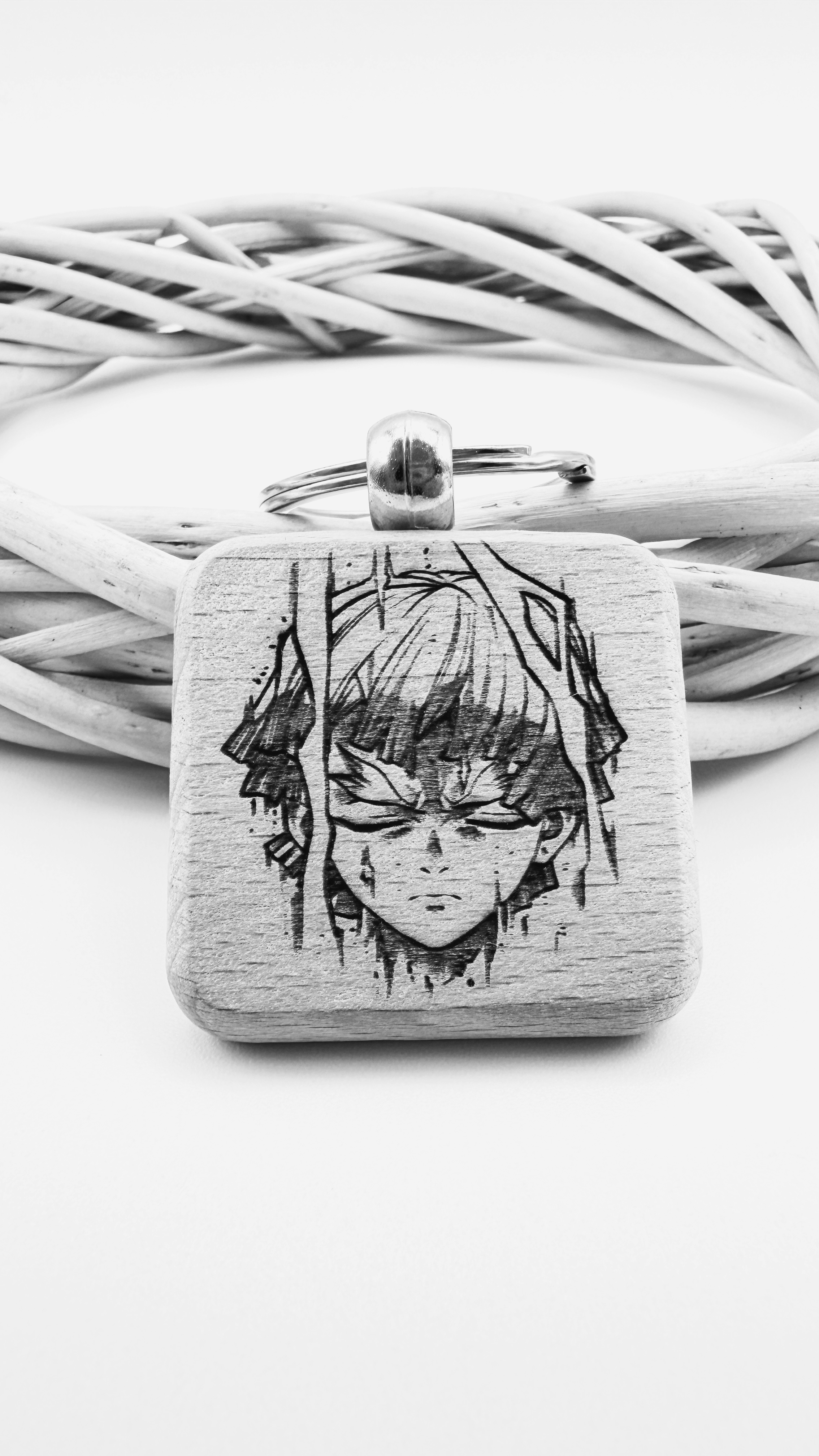 Zenitsu Demon Slayer - Portachiavi in legno inciso 