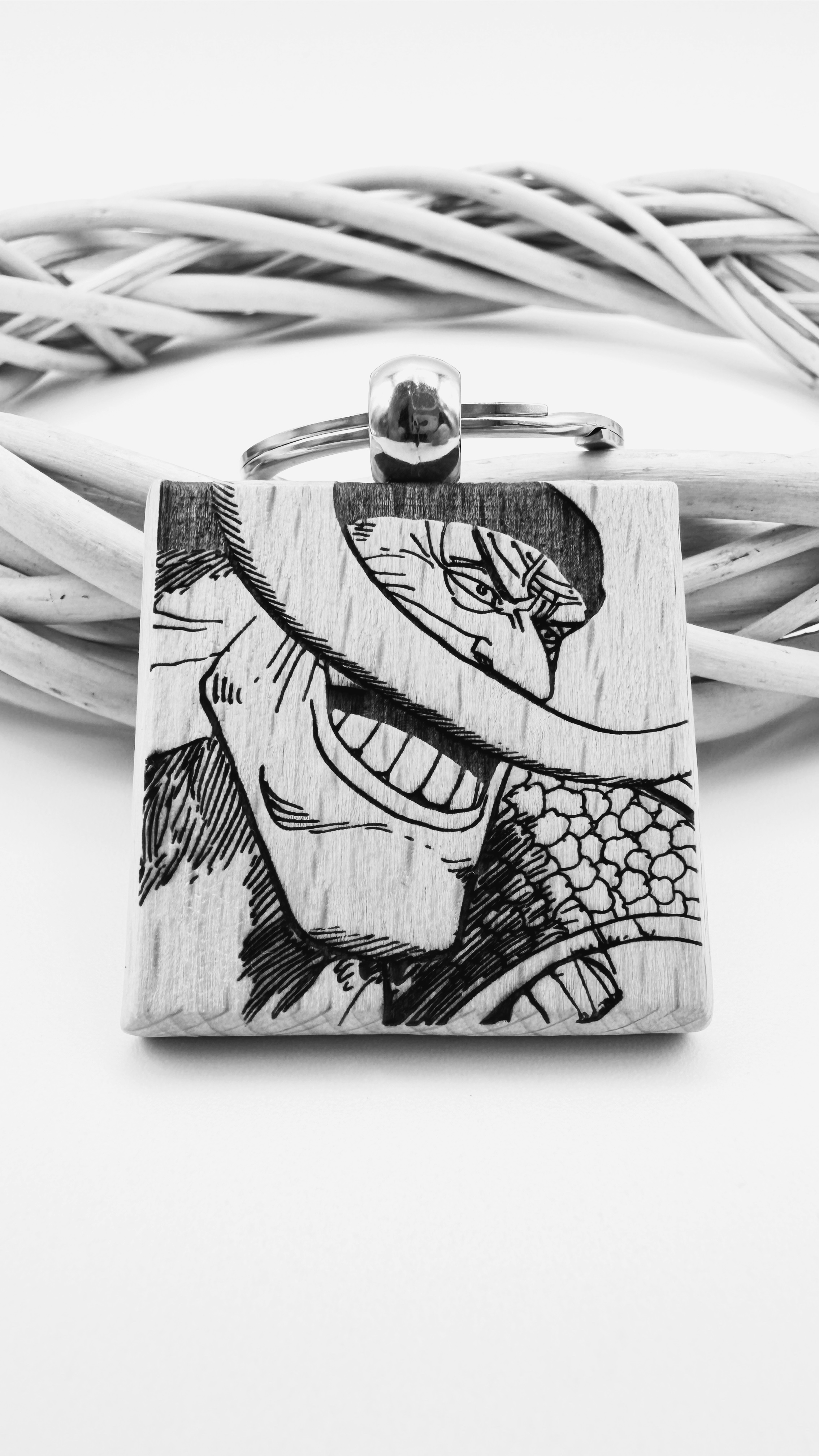 Barba Bianca One Piece - Portachiavi in legno inciso 