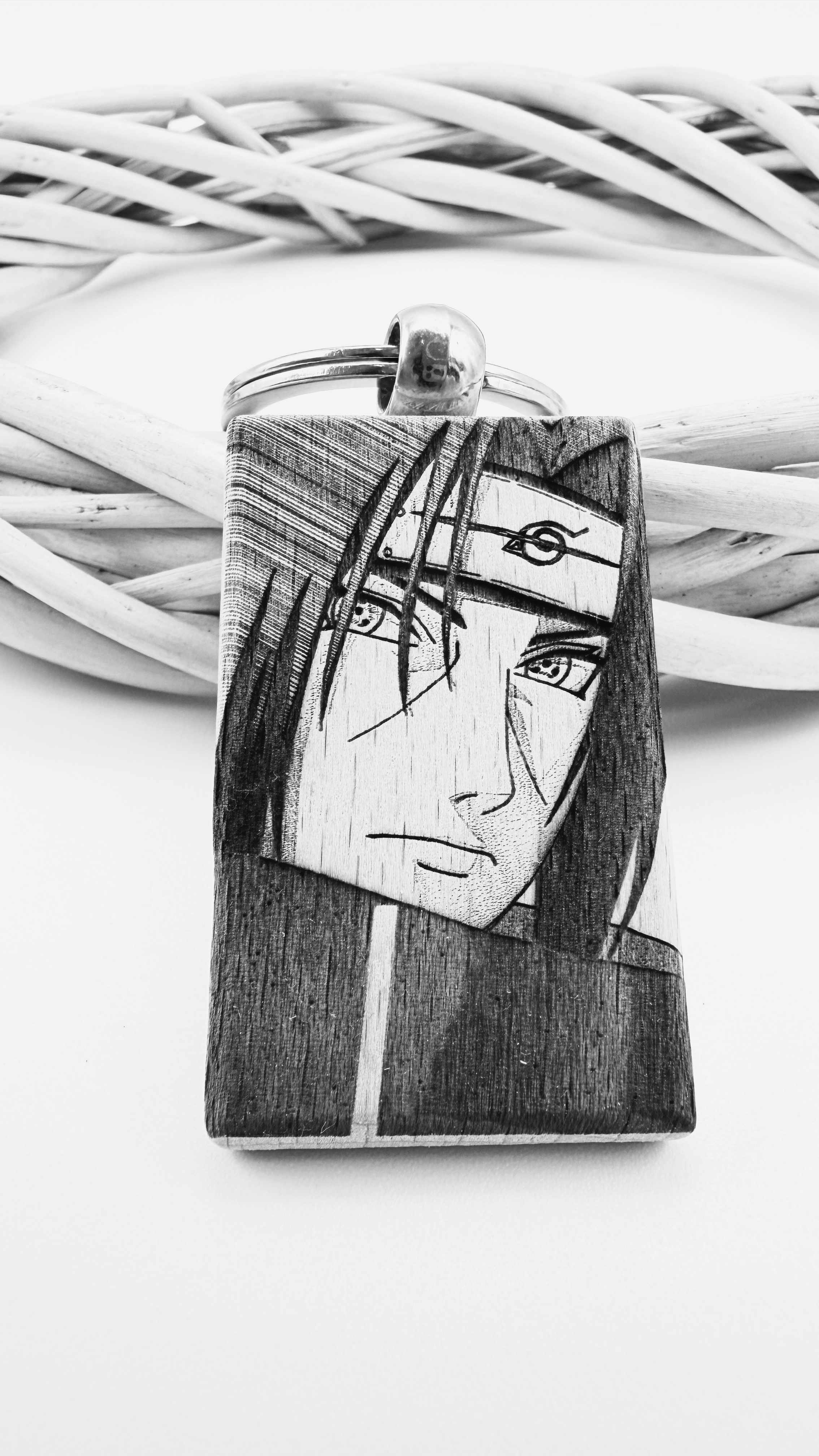 Itachi Naruto - Portachiavi in legno inciso 