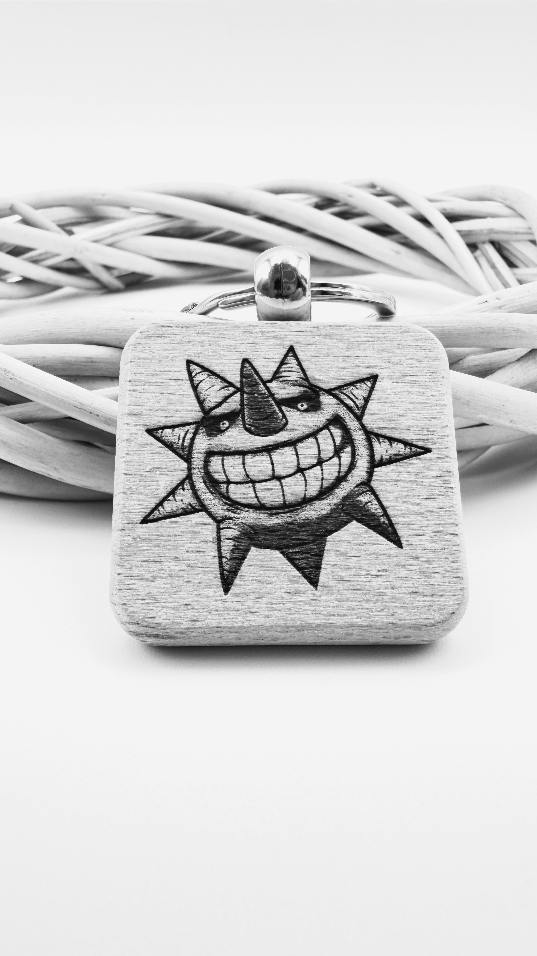 Sole Soul Eater - Portachiavi in legno inciso 
