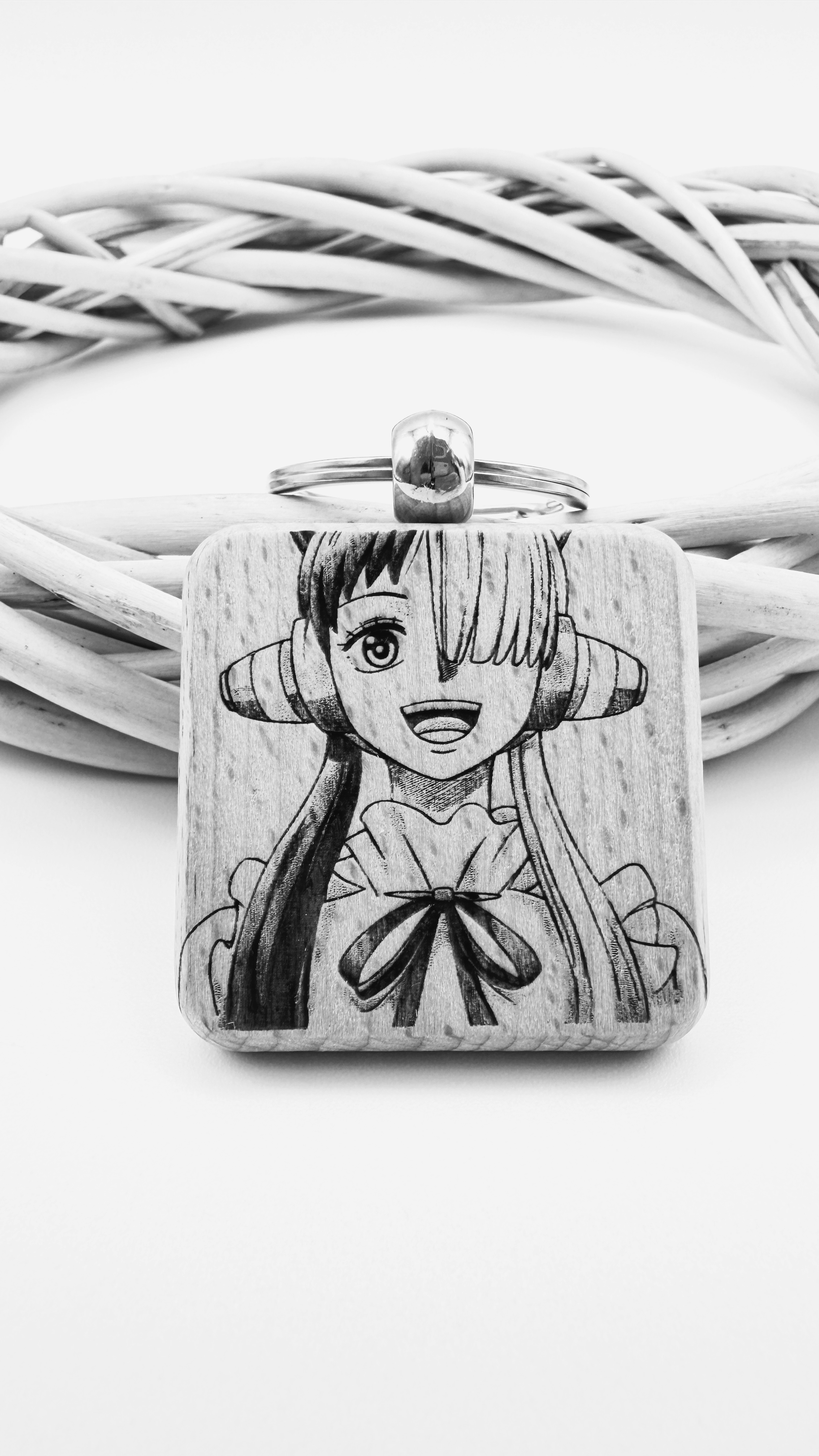 Uta One Piece - Portachiavi in legno inciso 