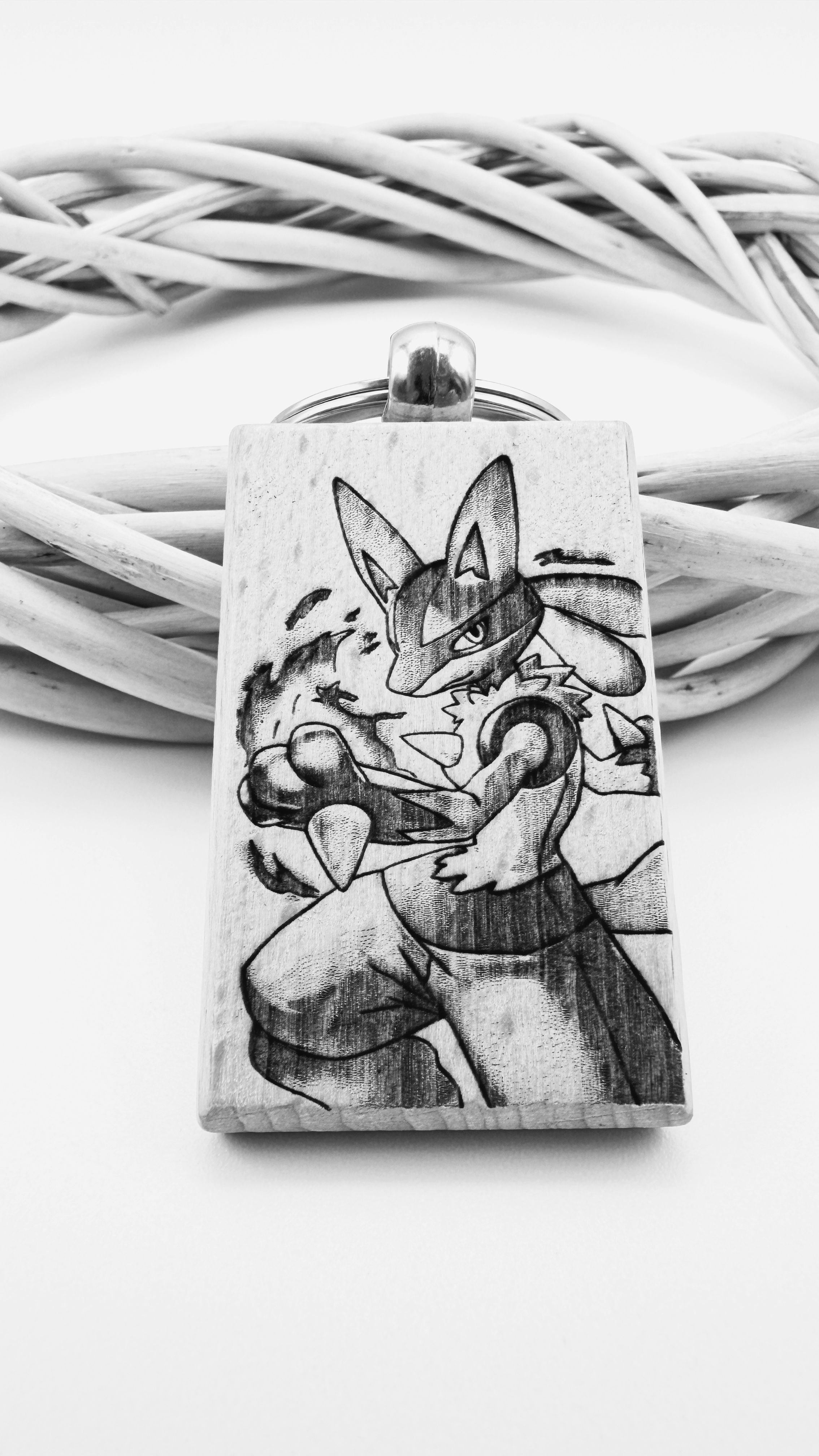 Lucario Pokemon - Portachiavi in legno inciso 