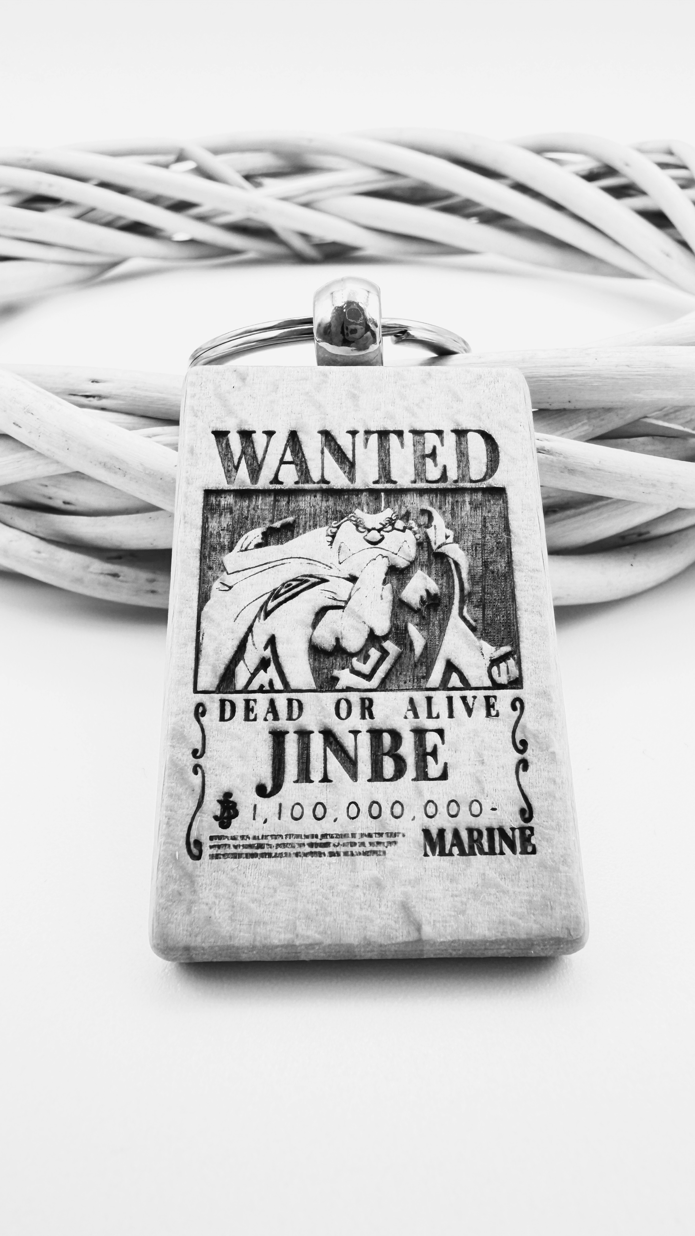 Jinbe Wanted - Portachiavi in legno inciso 