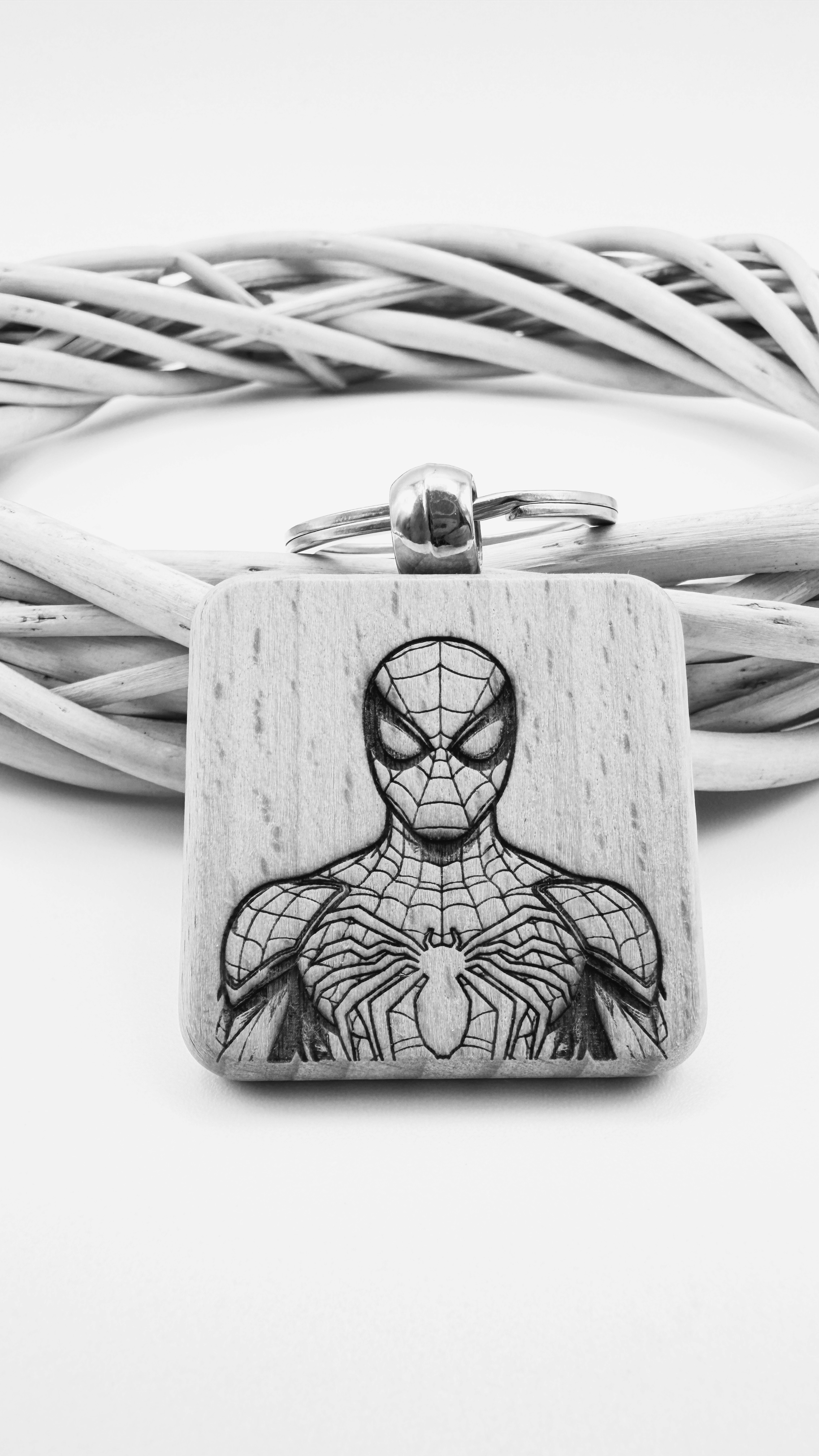 Spiderman - Portachiavi in legno inciso 