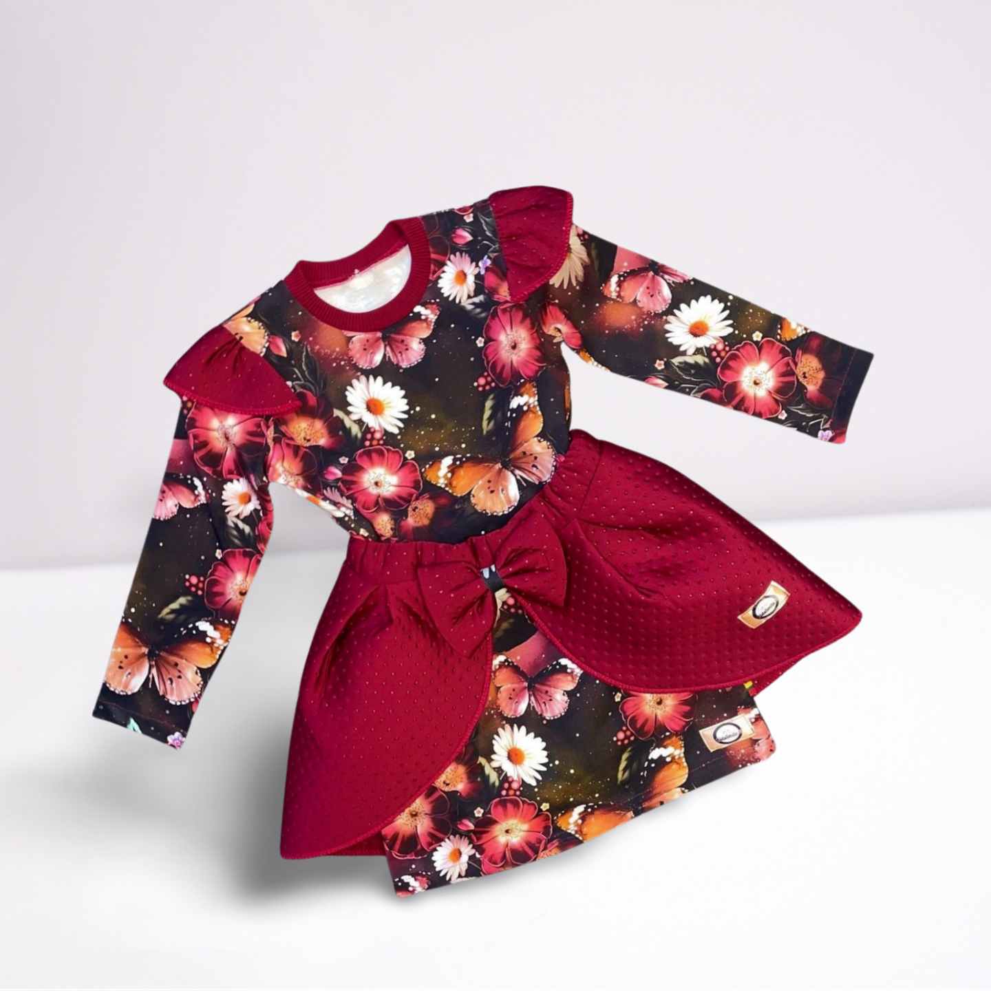 Suknelė su antsijoniu