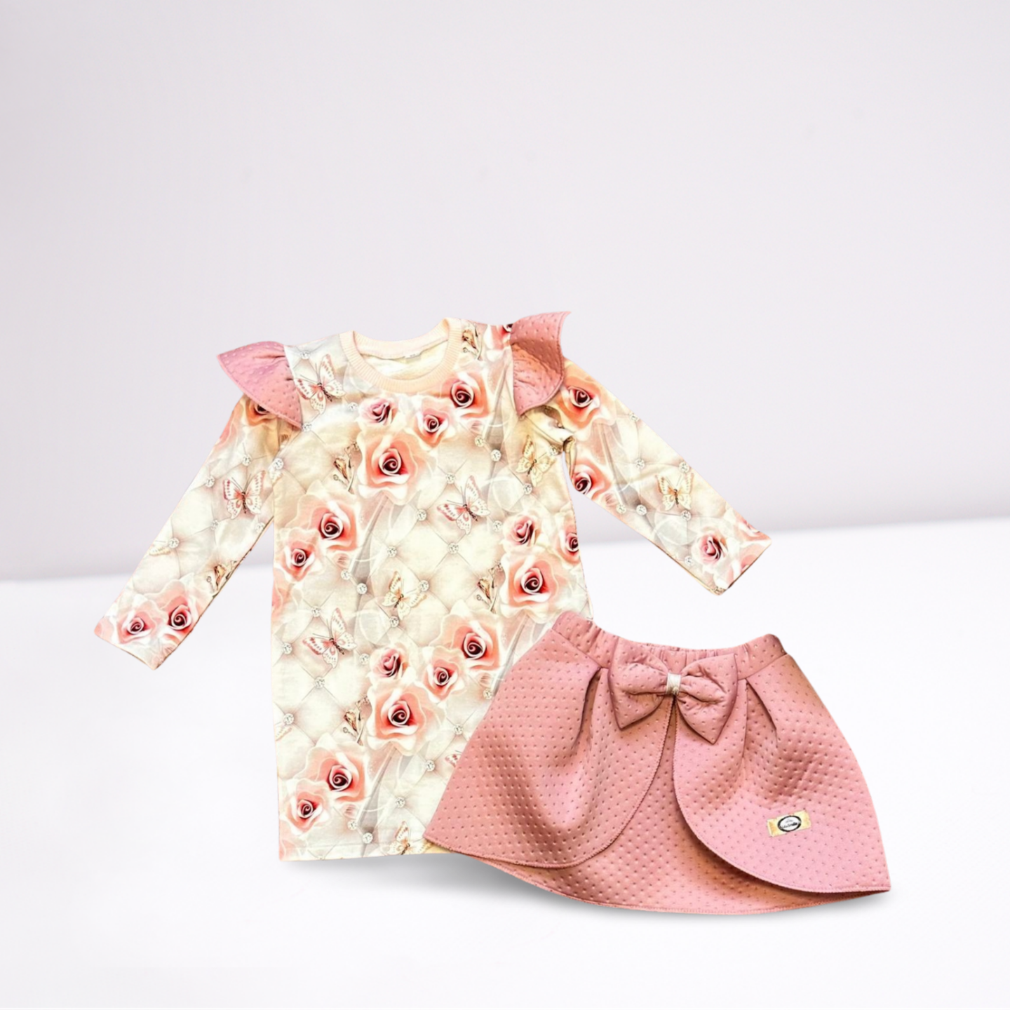 Suknelė su antsijoniu