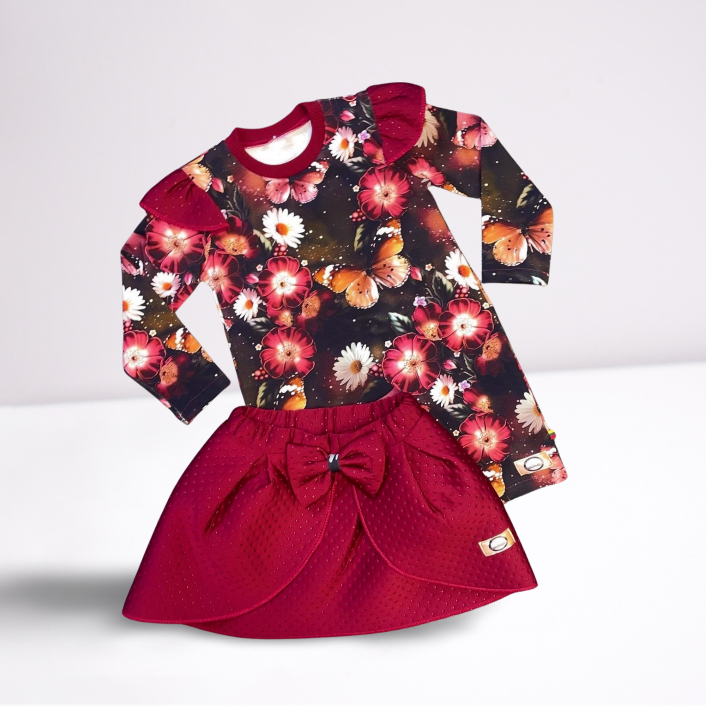 Suknelė su antsijoniu