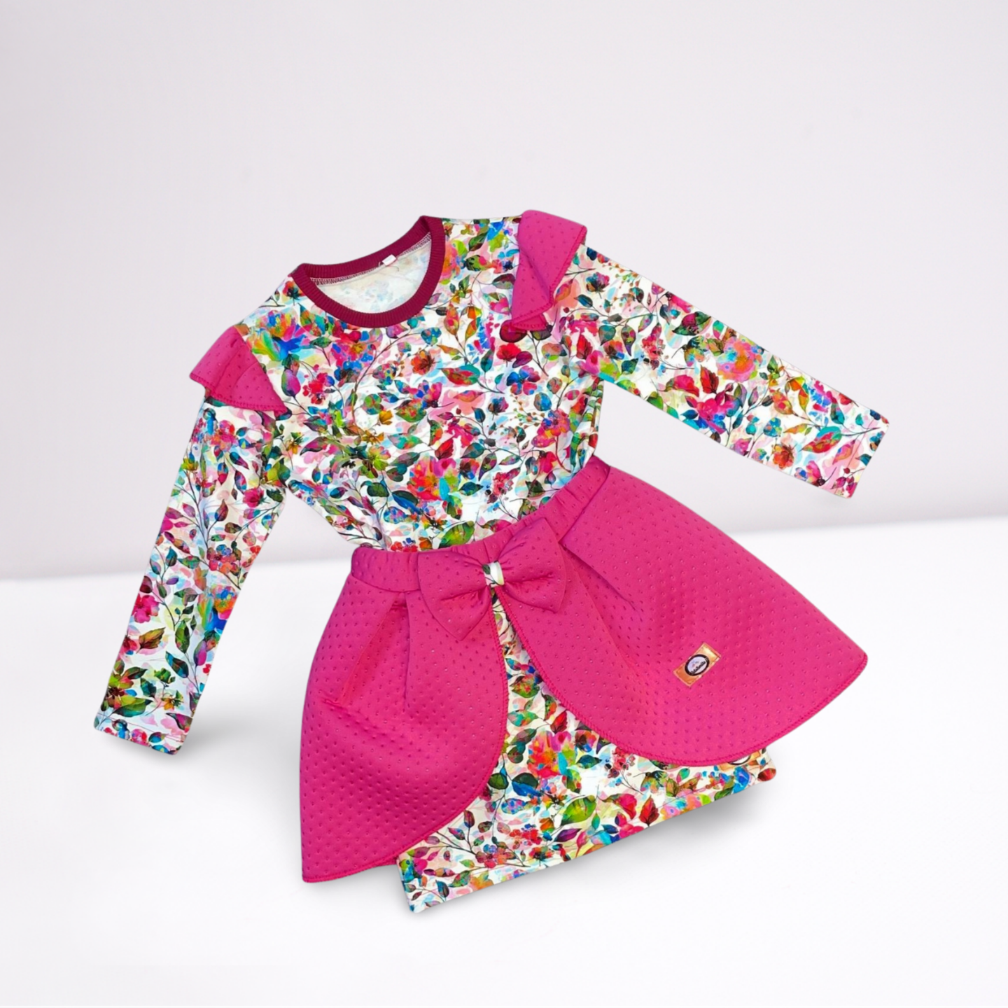 Suknelė su antsijoniu