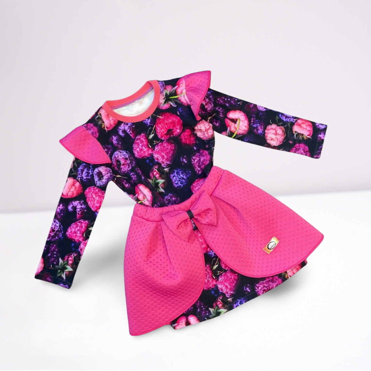 Suknelė su antsijoniu