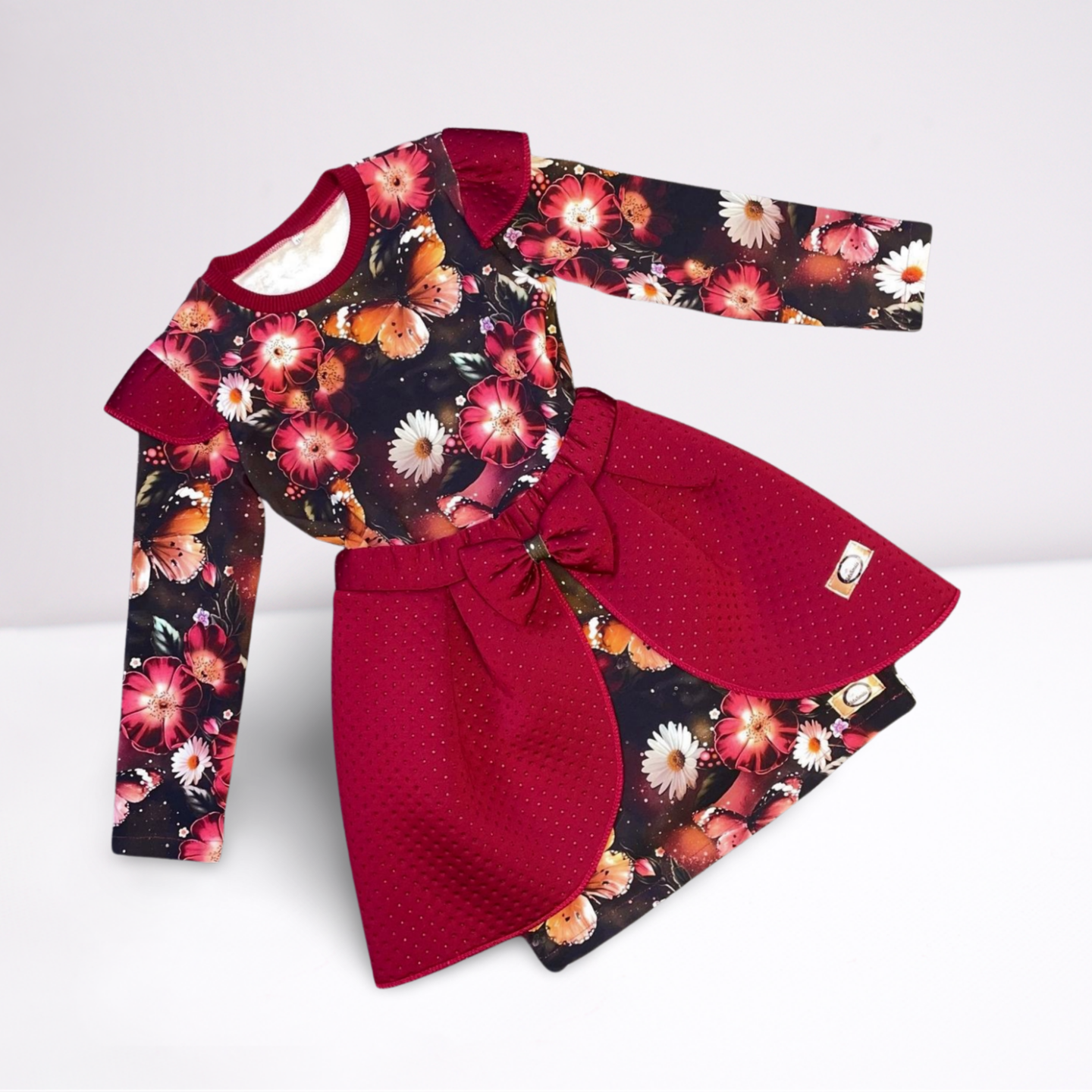 Suknelė su antsijoniu