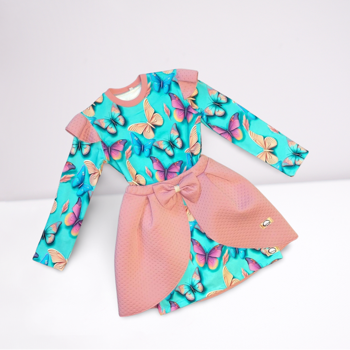 Suknelė su antsijoniu