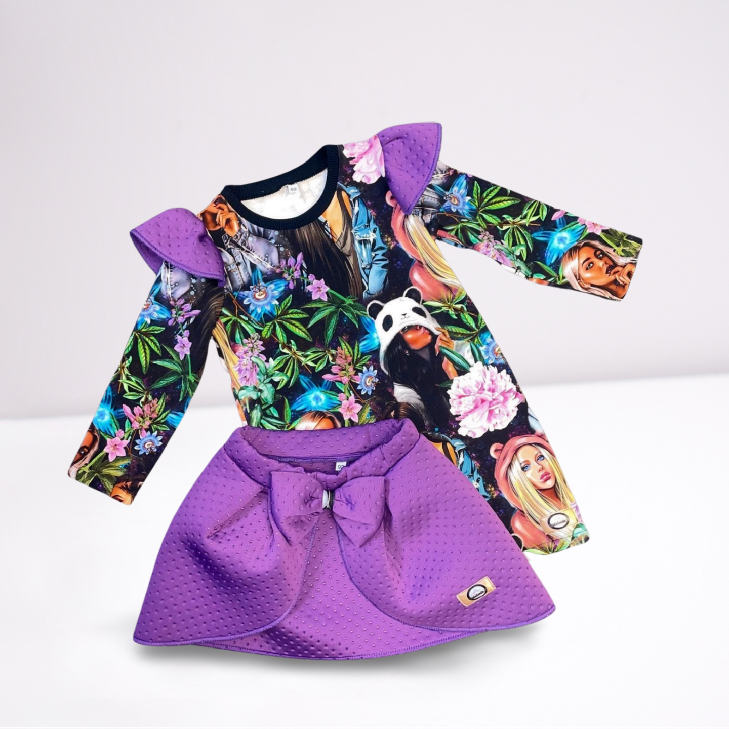 Suknelė su antsijoniu