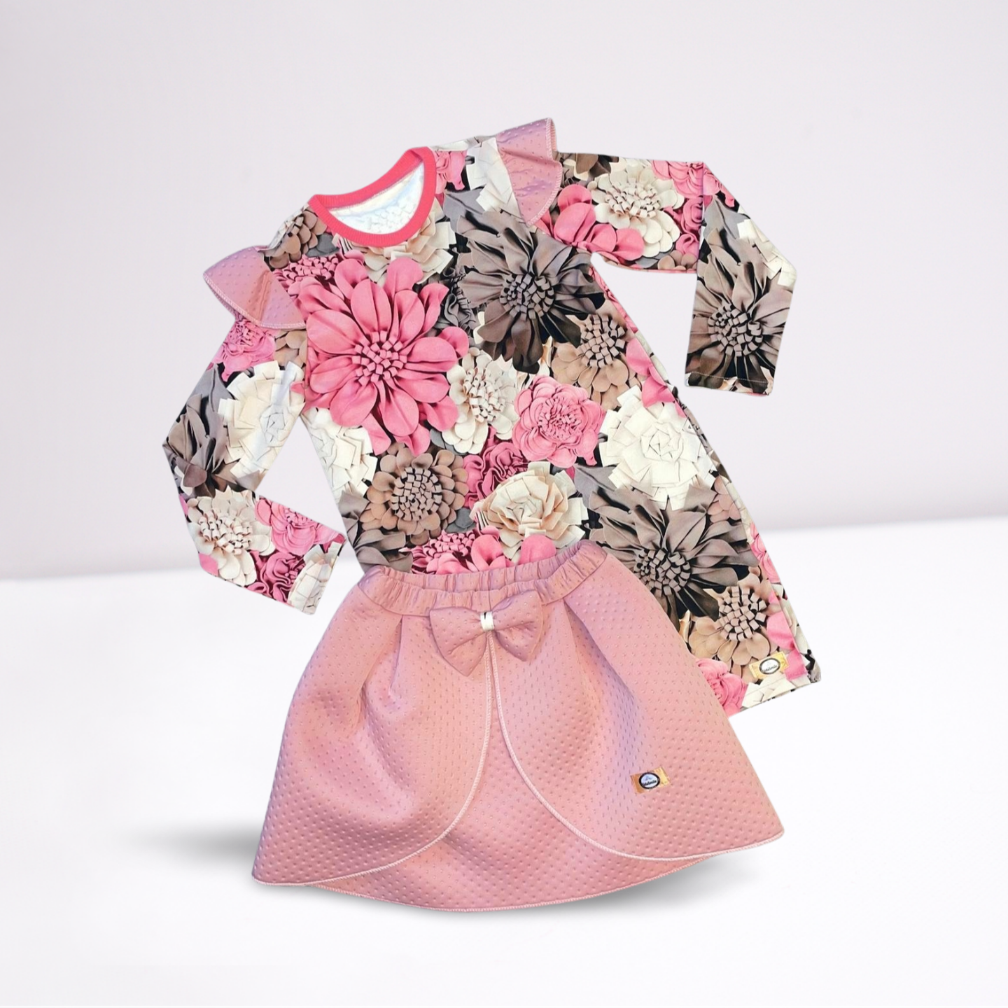 Suknelė su antsijoniu