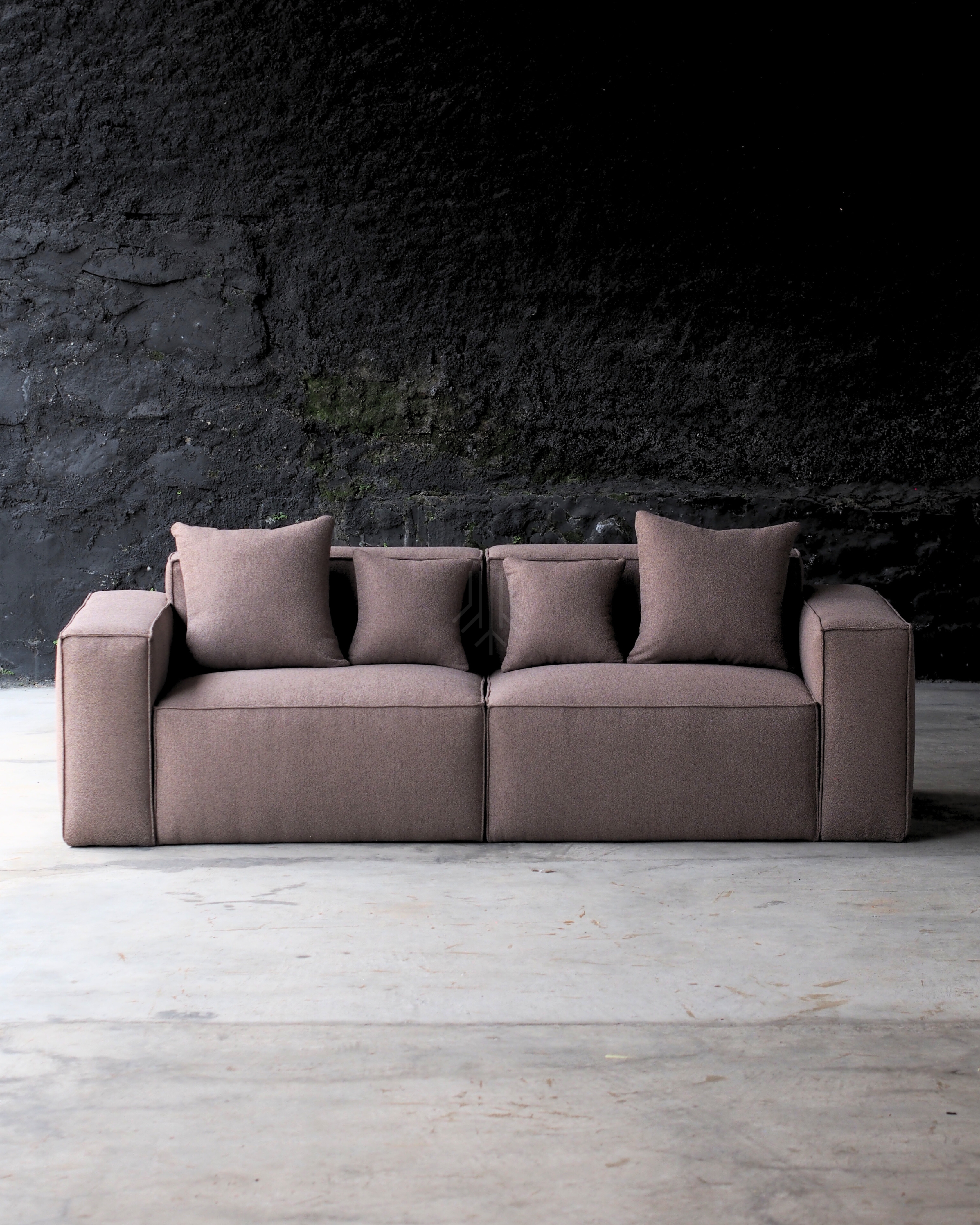 Strand Sofa 