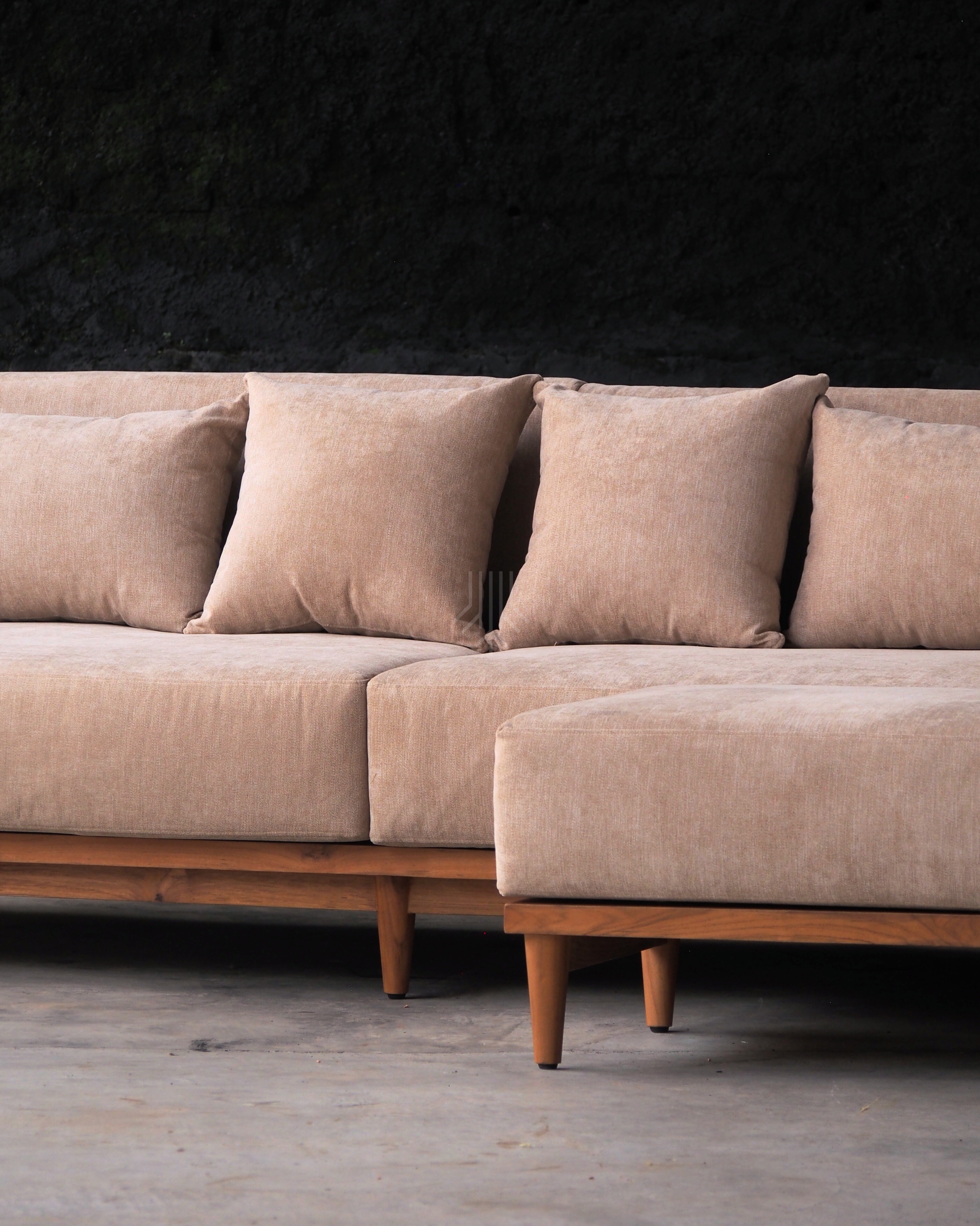 Savi Sofa