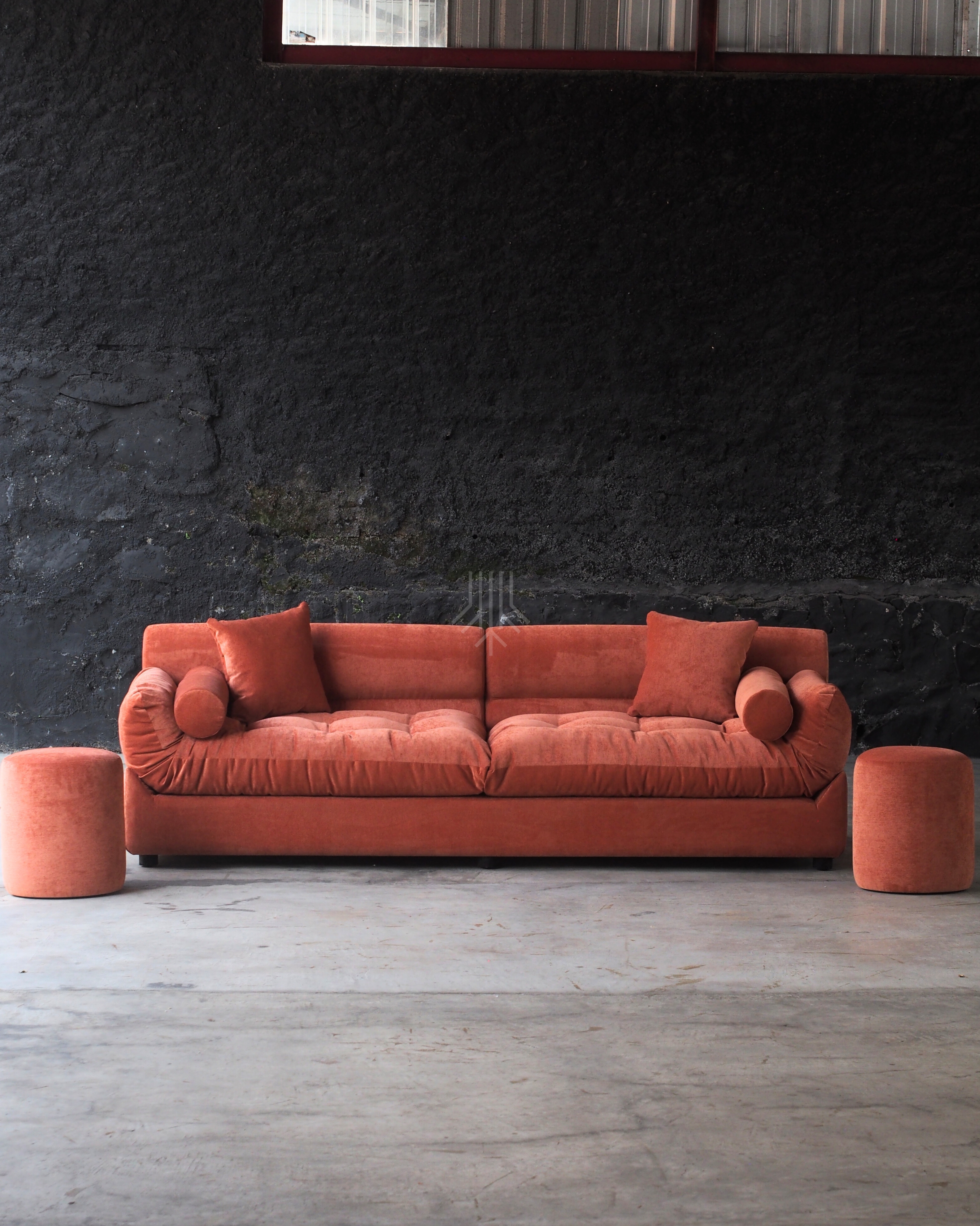 Mora Sofa