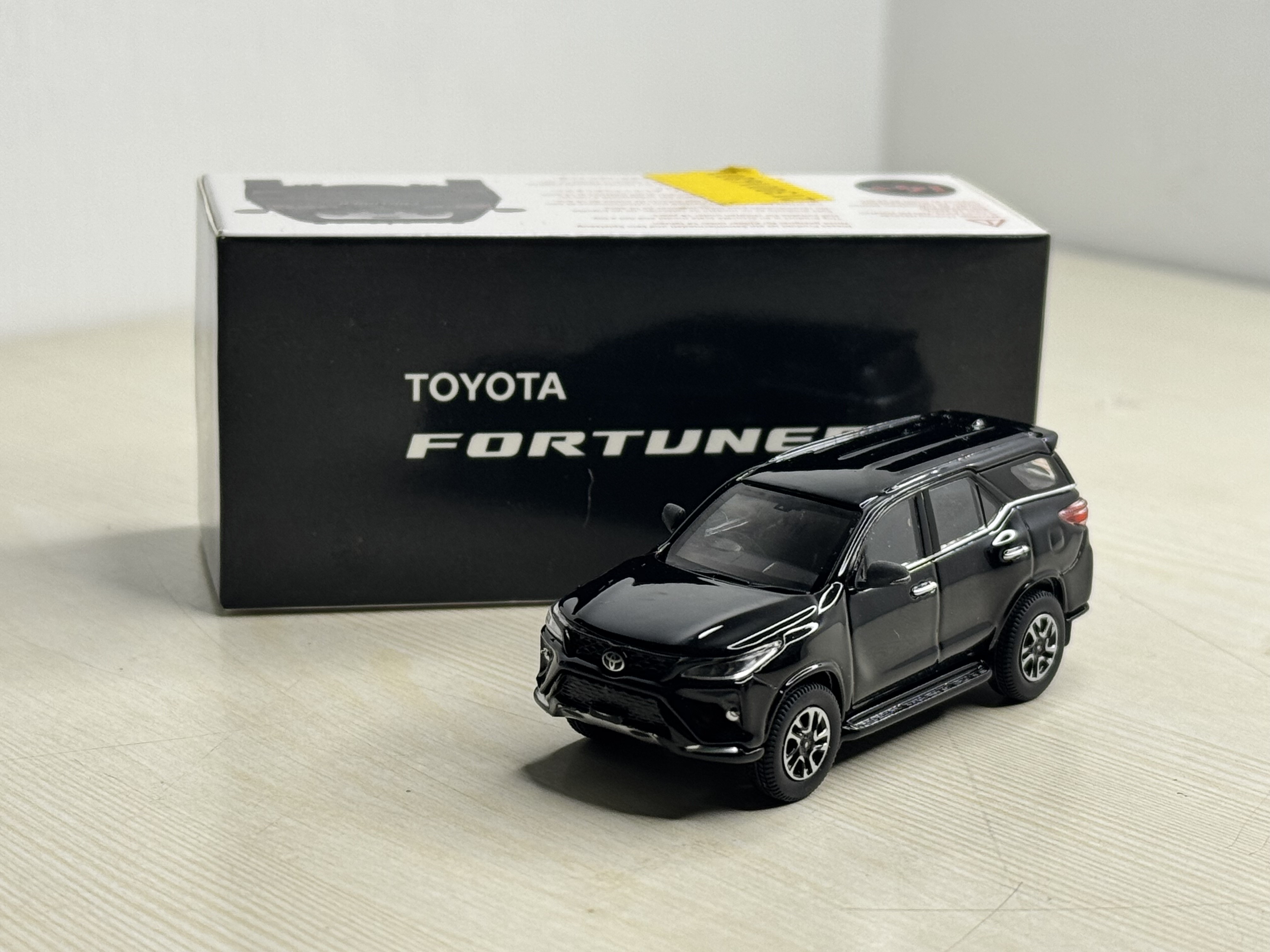 Para64 Fortuner  Attitude Black