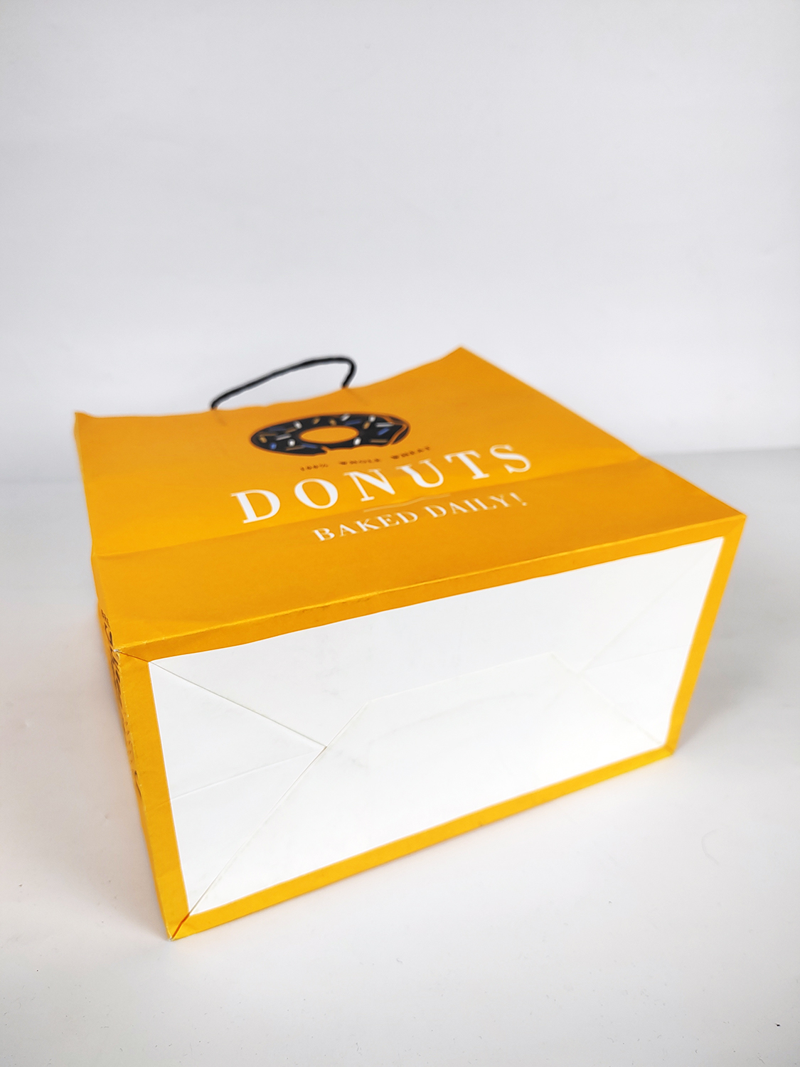 Wholesale Kraft Yellow Shopping Paper Bag with Twisted Handle