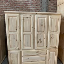 Ropero de pino 1,60 x  1,75 x 0,40 