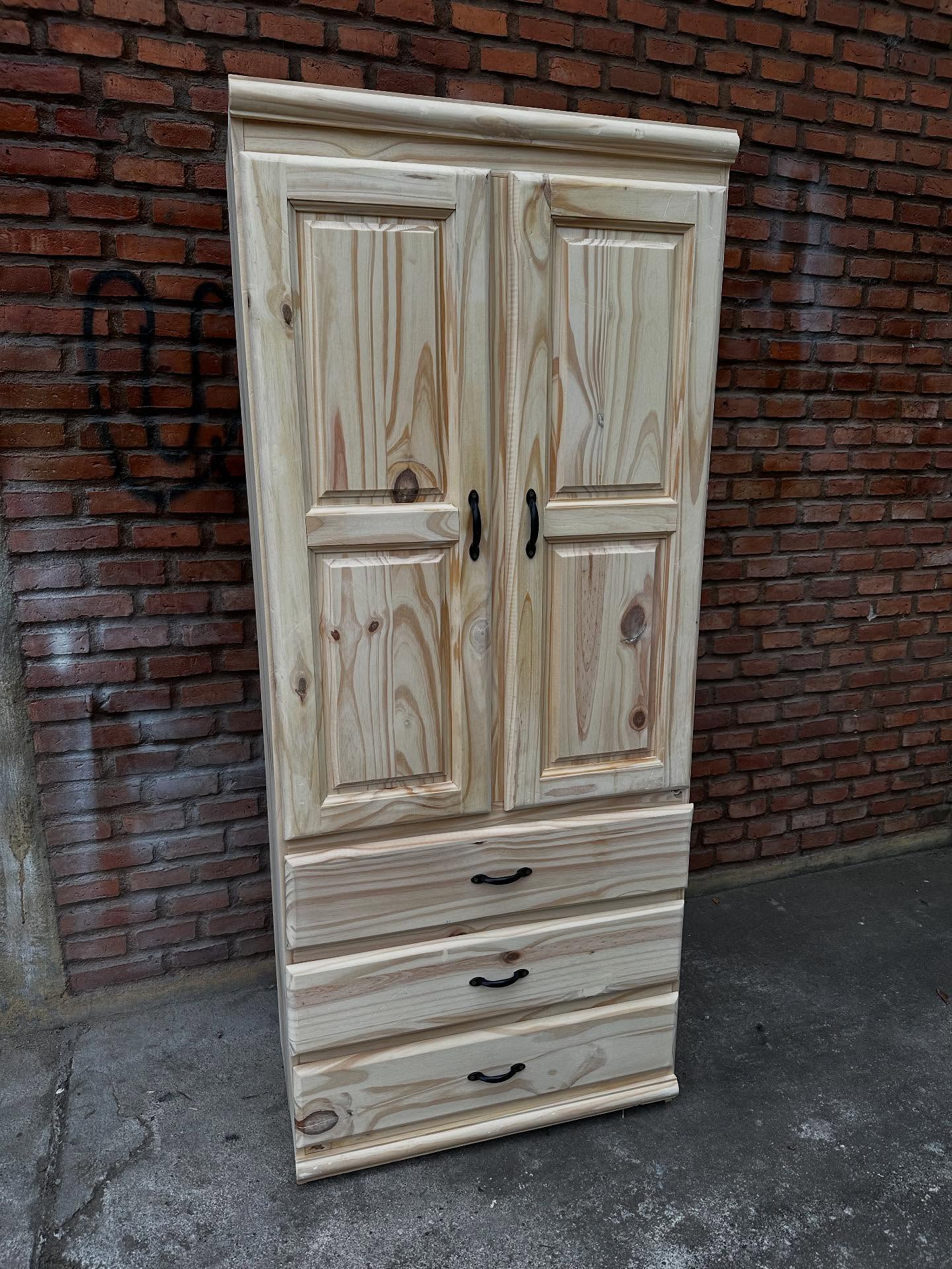 Ropero de pino 0,80 x 1,75 x 0,40 