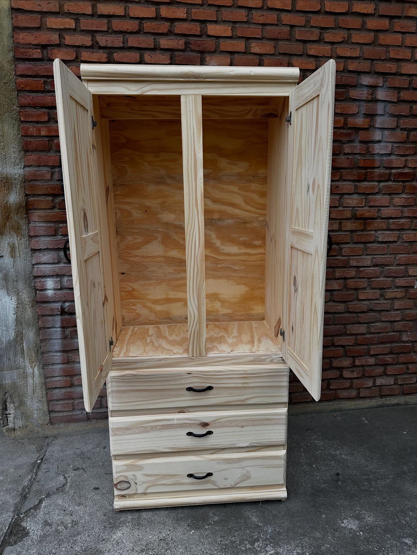 Ropero de pino 0,80 x 1,75 x 0,40 