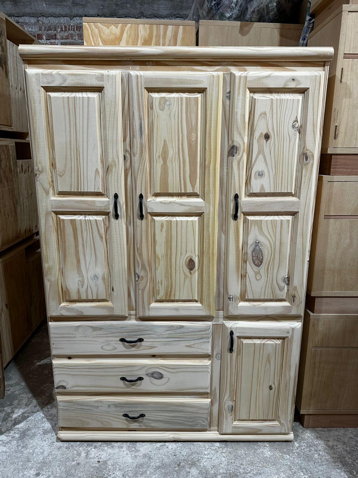 Ropero de pino 1,20 x 1,75 x 0,40