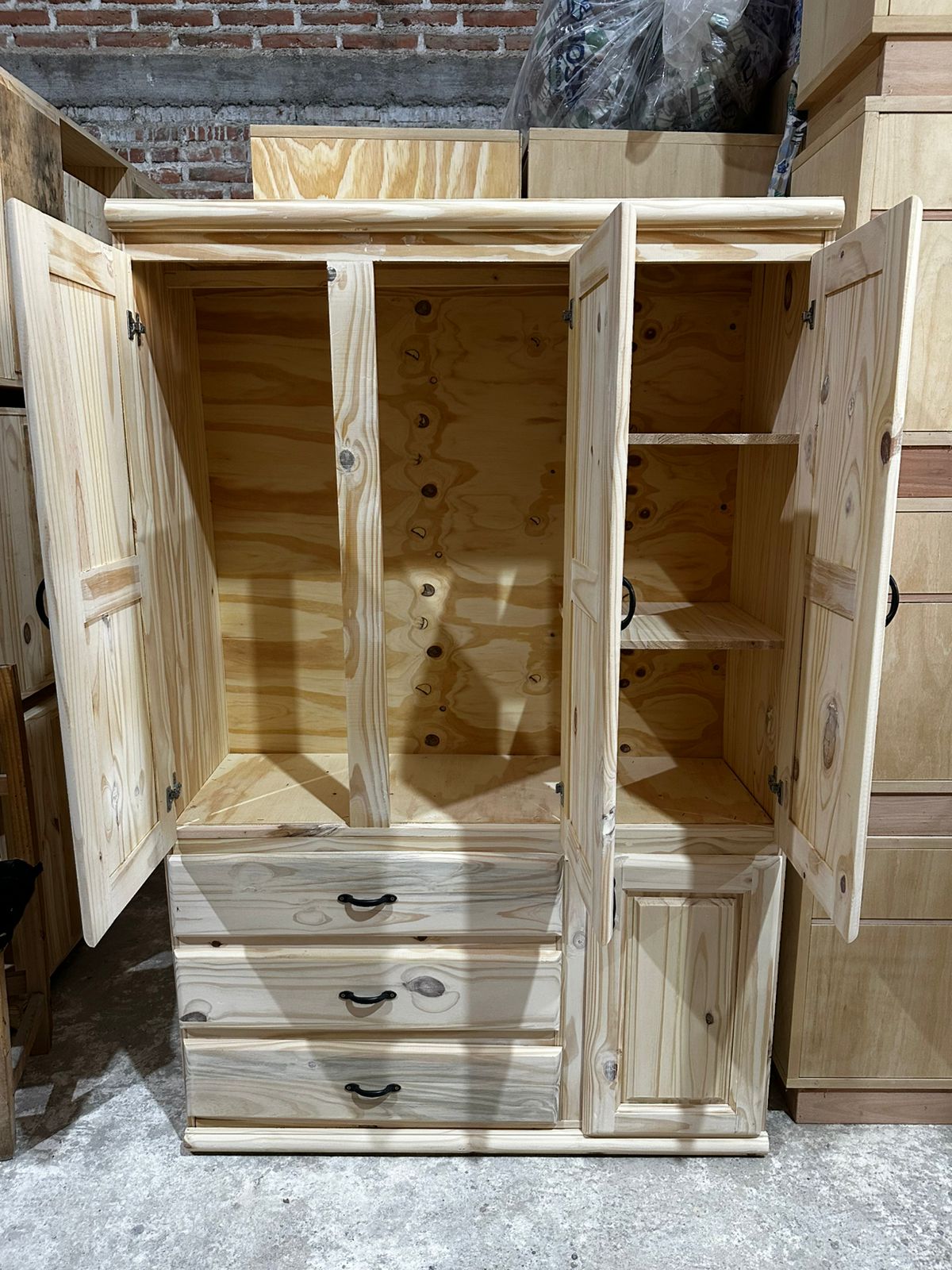 Ropero de pino 1,20 x 1,75 x 0,40