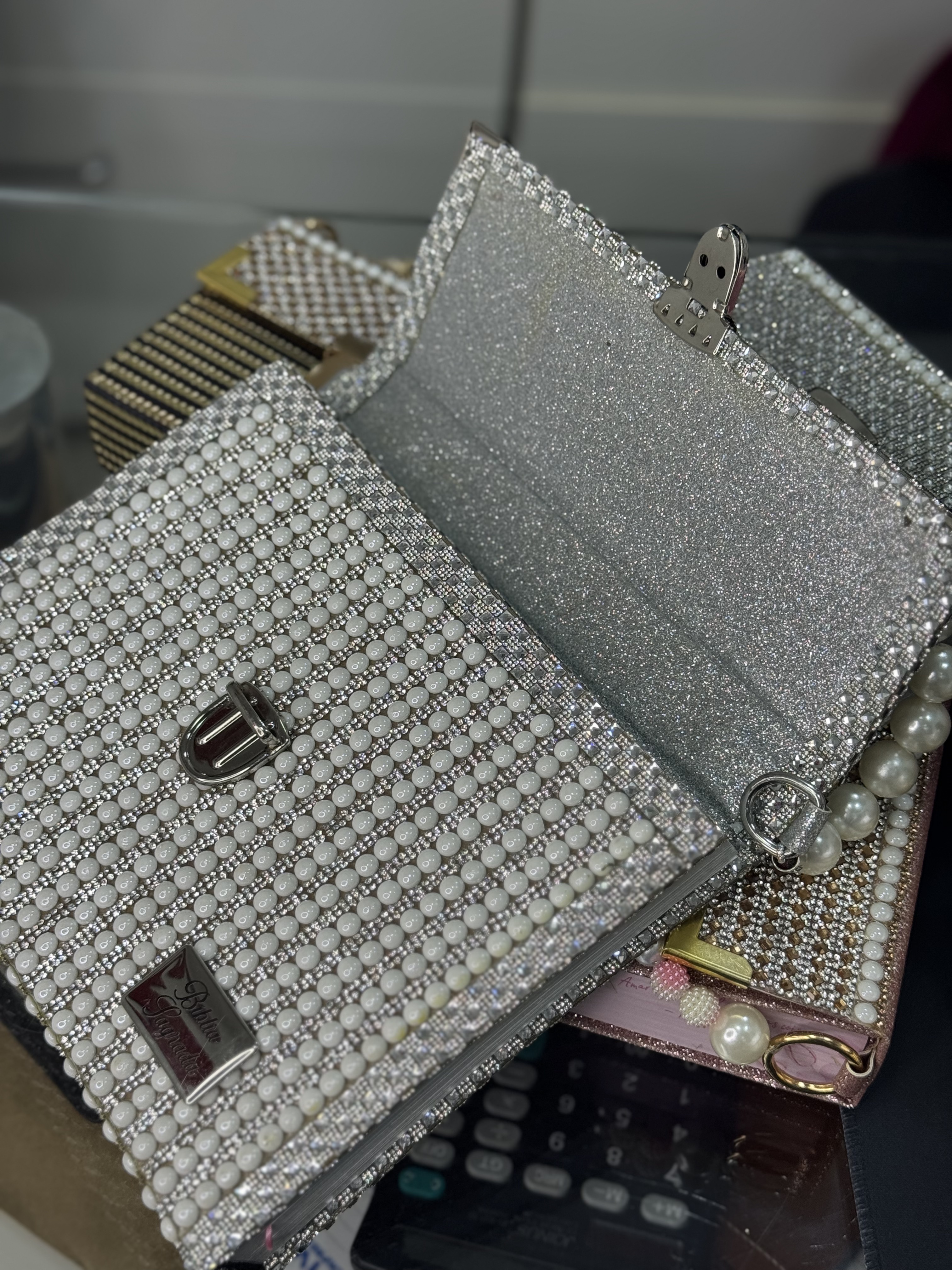 Bíblia Bolsa de Alça com Pérolas | Letra Jumbo 