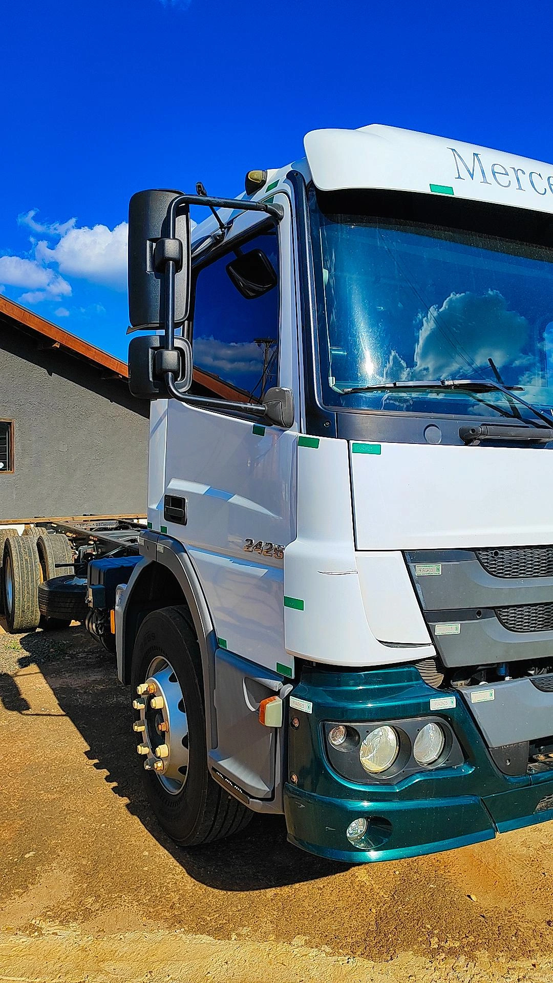 Caminhão Mercedes Benz Atego 2426