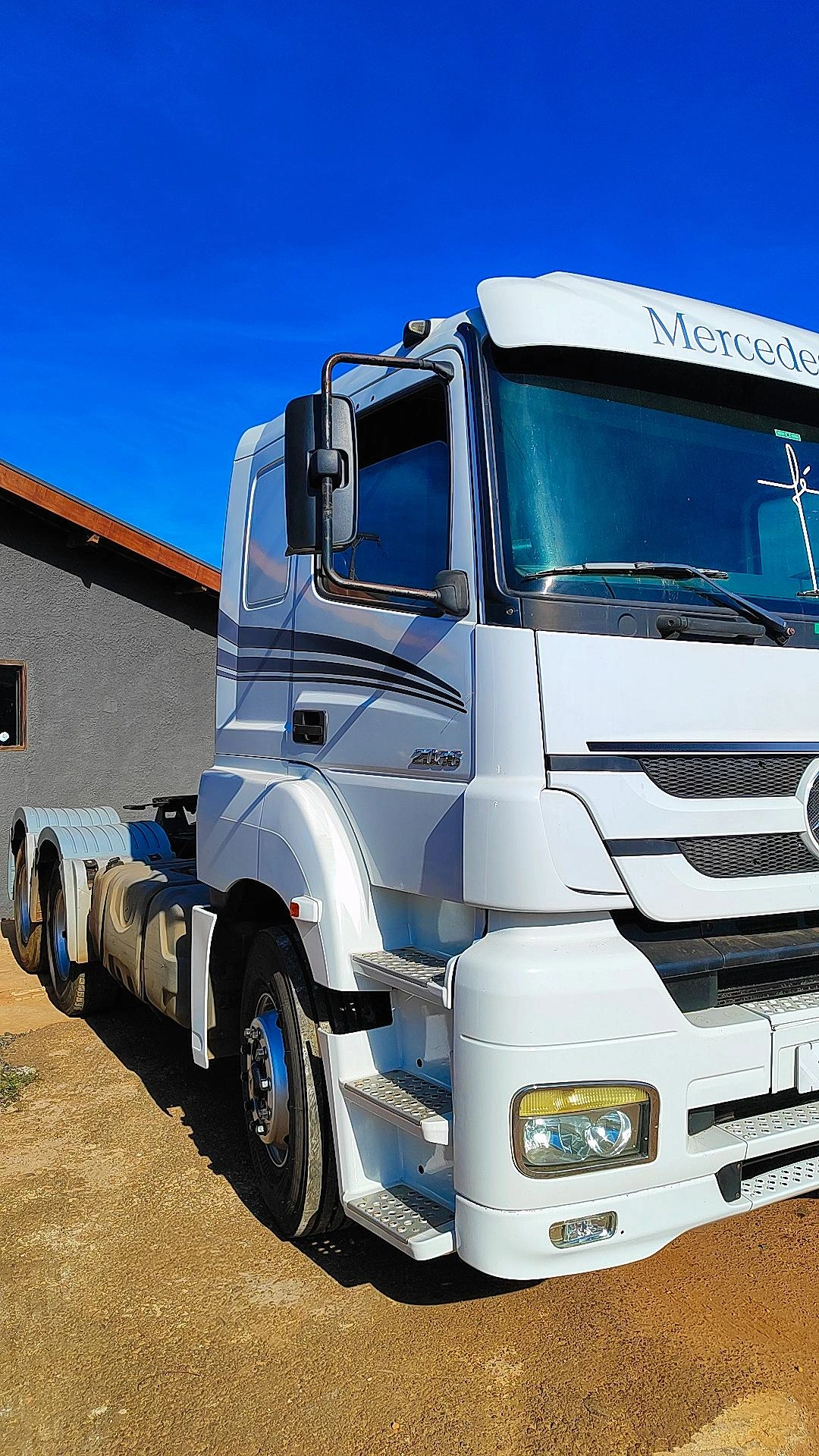 Caminhão Mercedes Benz Axor 2036