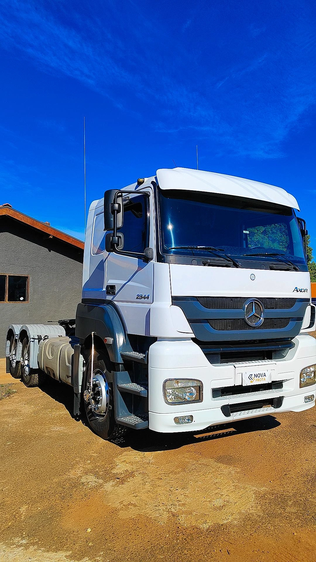 Caminhão Mercedes Benz Axor 2544