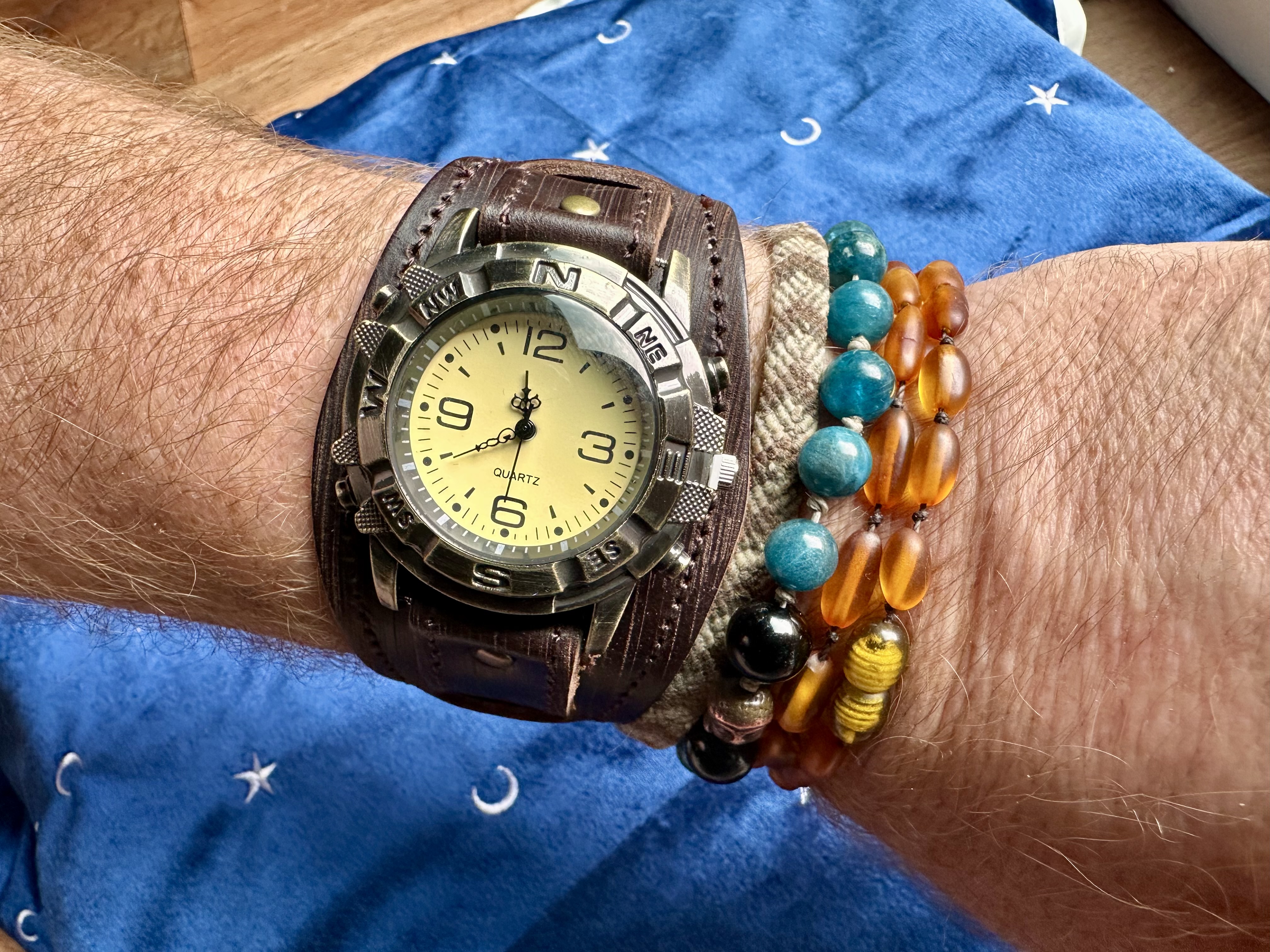 Men's Gauntlet-Styled Wristwatch