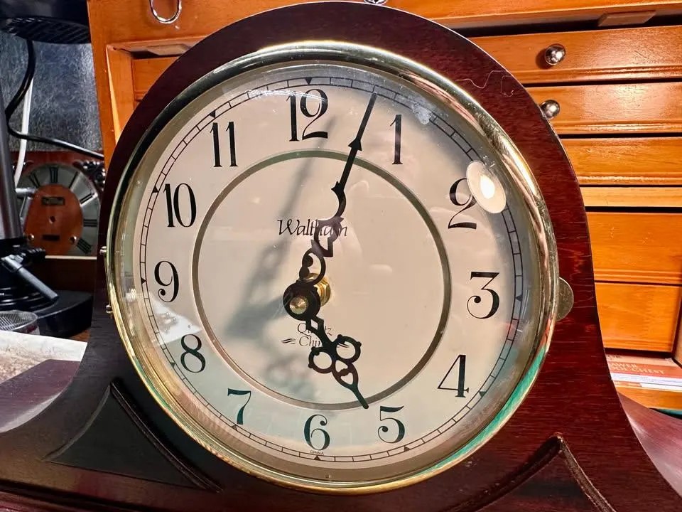 Waltham Mantle Clock (Quartz) 