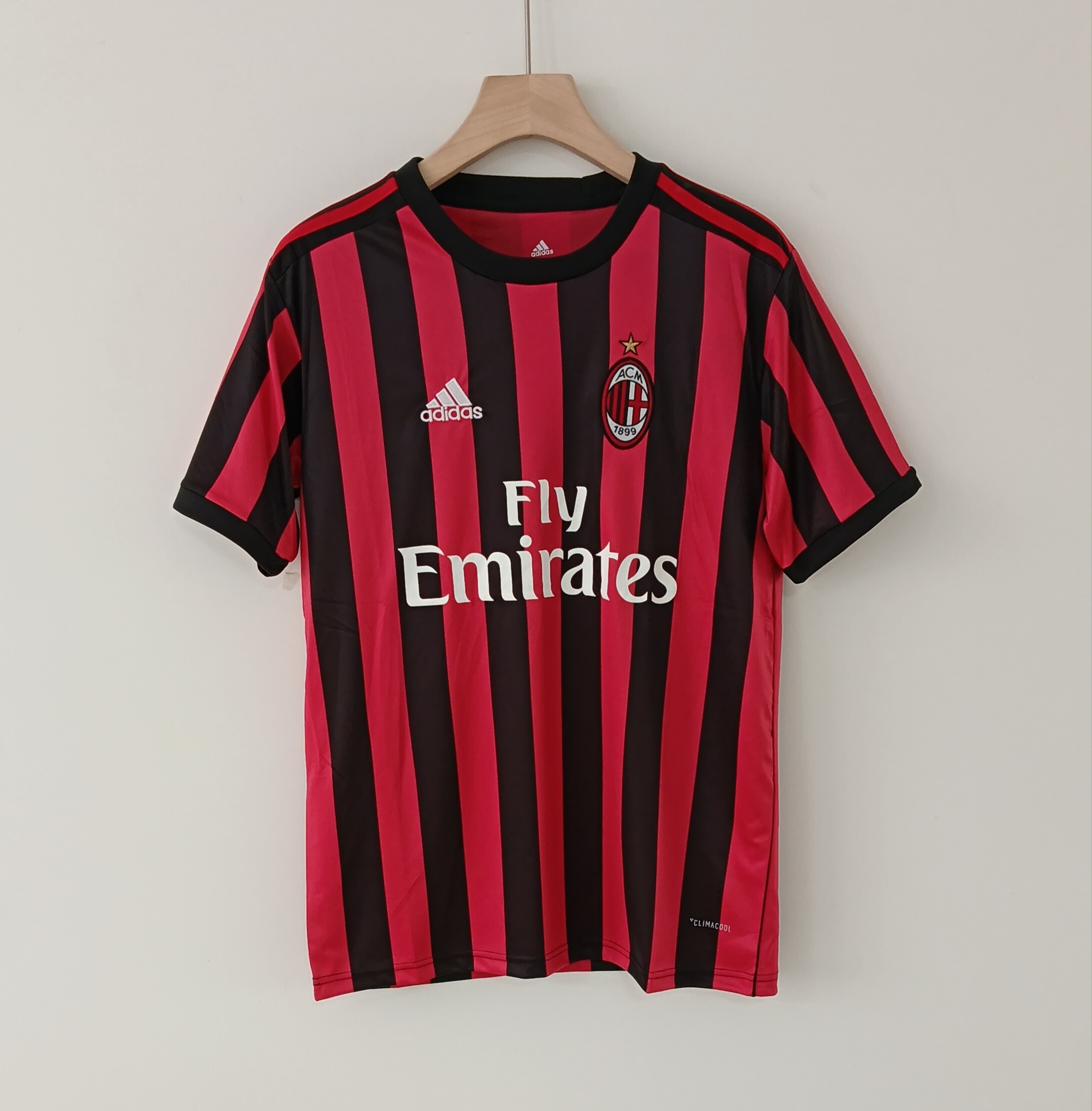 17 18 Retro Version AC Milan Home Jersey
