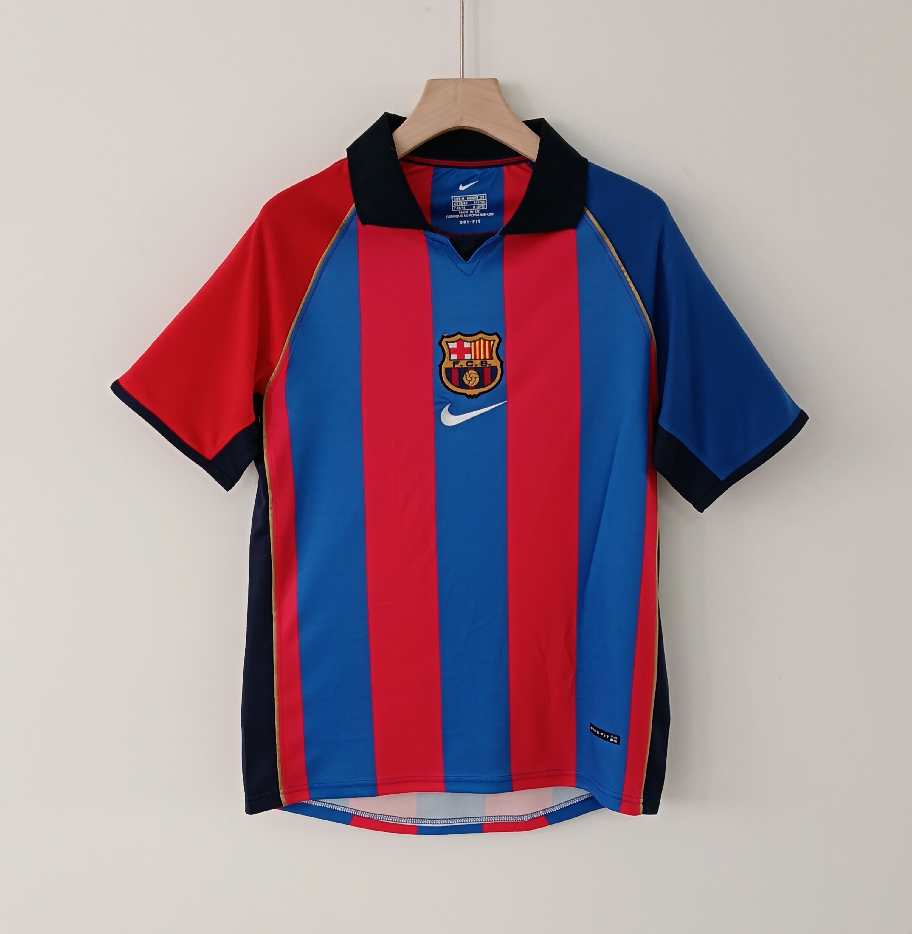 01-02 Retro Version FC Barcelona Home Jersey