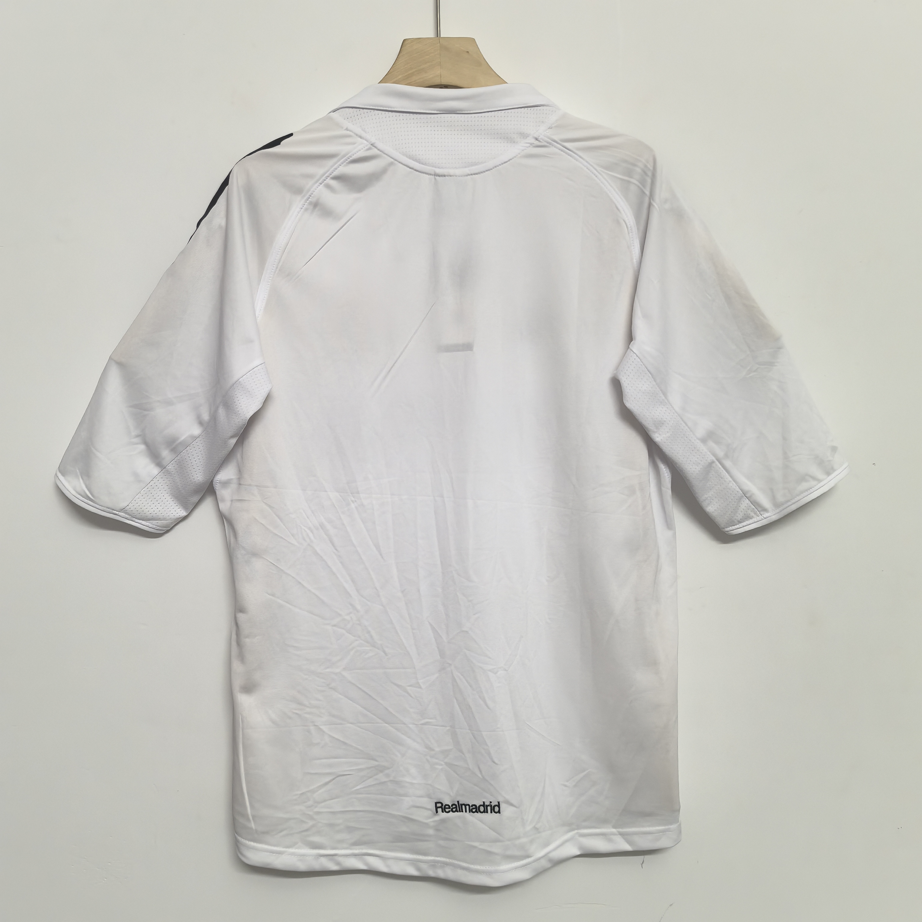 2004/2005 Real Madrid Home Long Sleeve Jersey