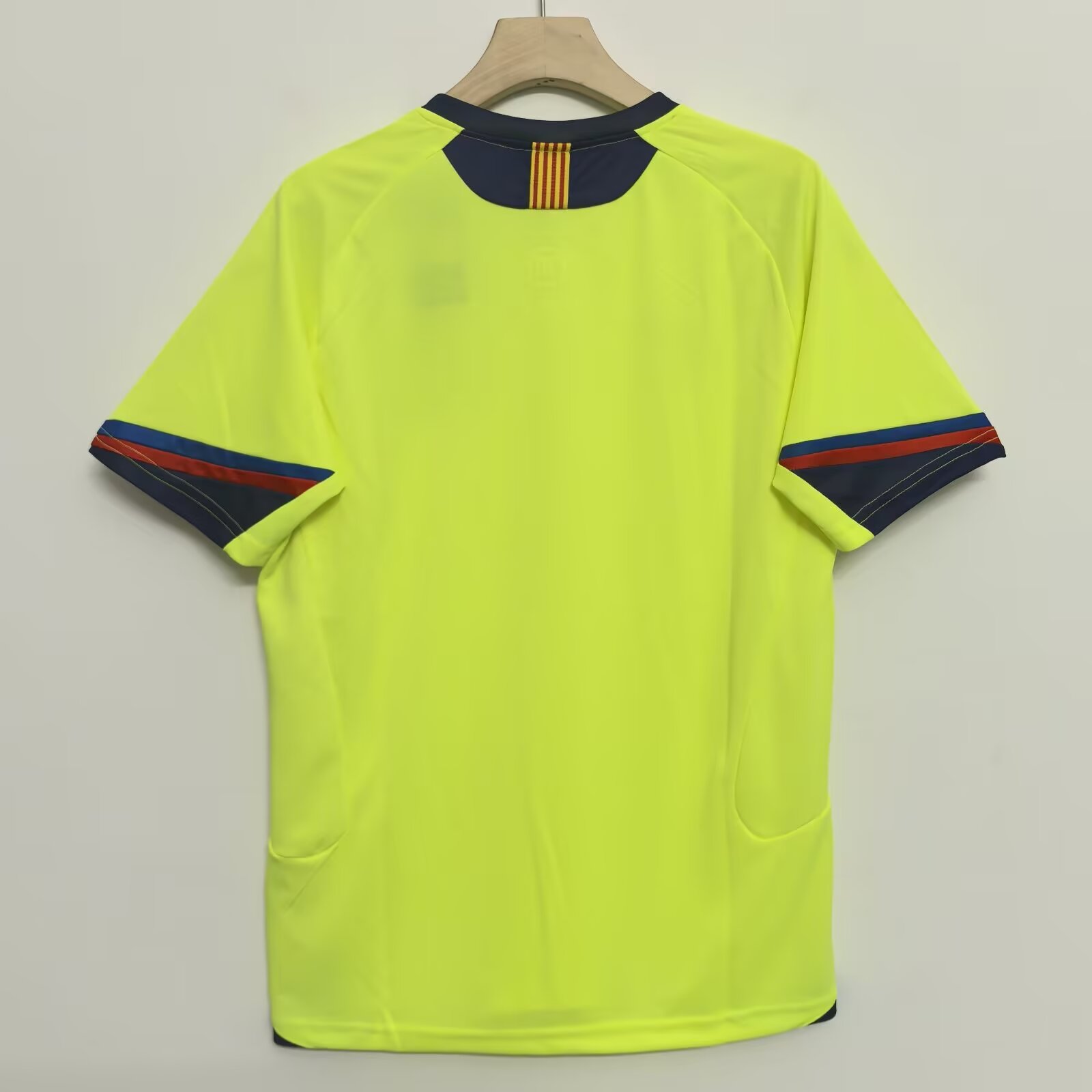 05-06 Retro VersionFC Barcelona Football Jersey
